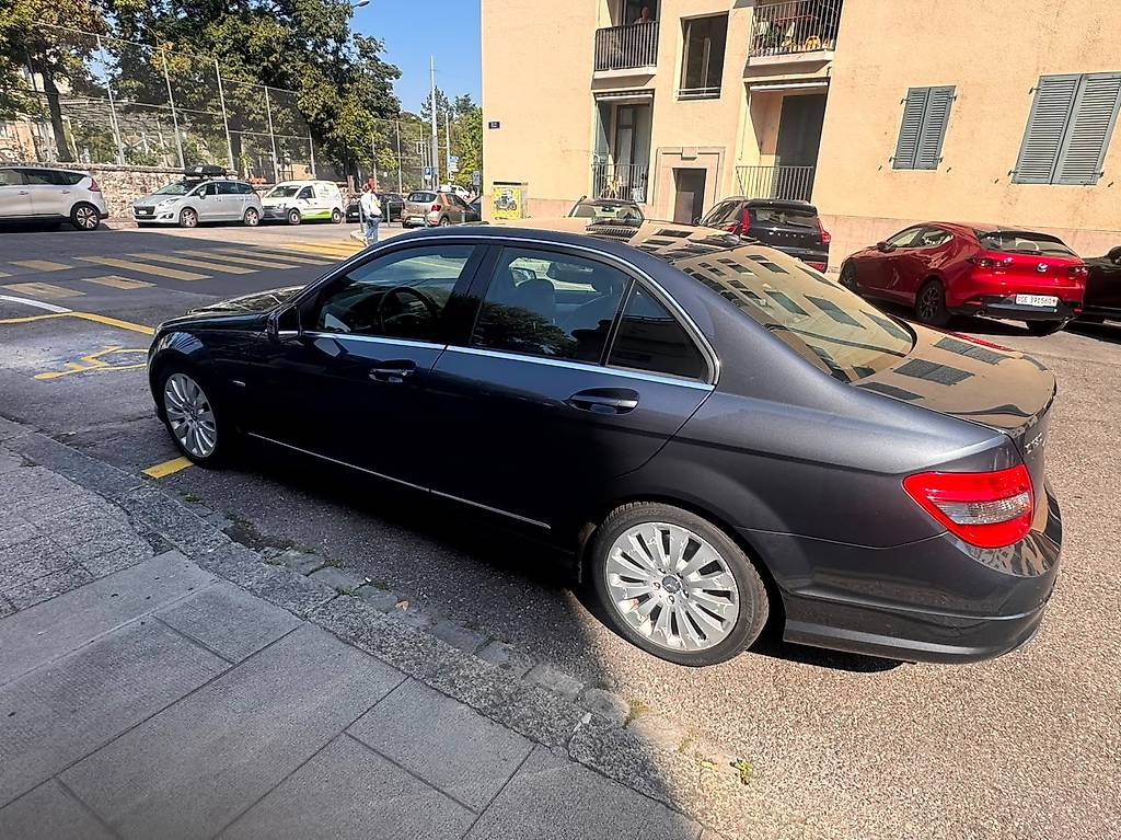 MERCEDES-BENZ C 180 CGI BlueEF-image-1