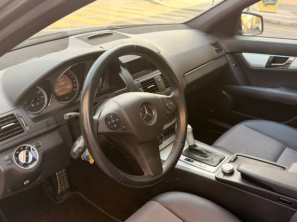 MERCEDES-BENZ C 180 CGI BlueEF-image-2