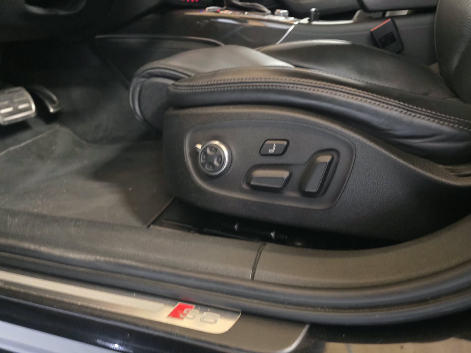 AUDI S6 Limousine 4.0 TFSI V8 quattro S-tronic-image-8