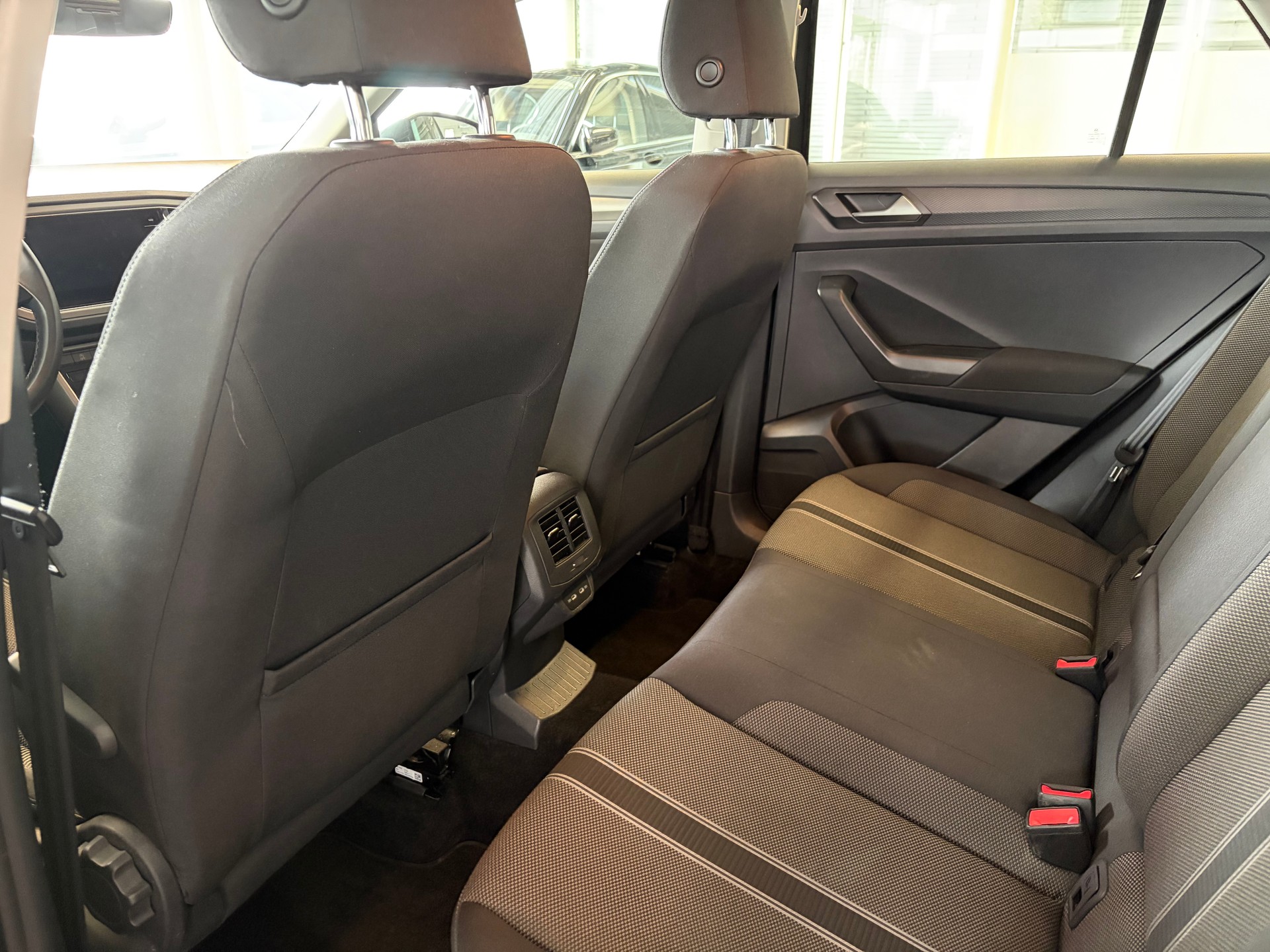 VW T-Roc 1.5 TSI EVO Advance DSG | Anhängerkupplung | Kamera | Winterpaket | Wireless App Connect |-image-22