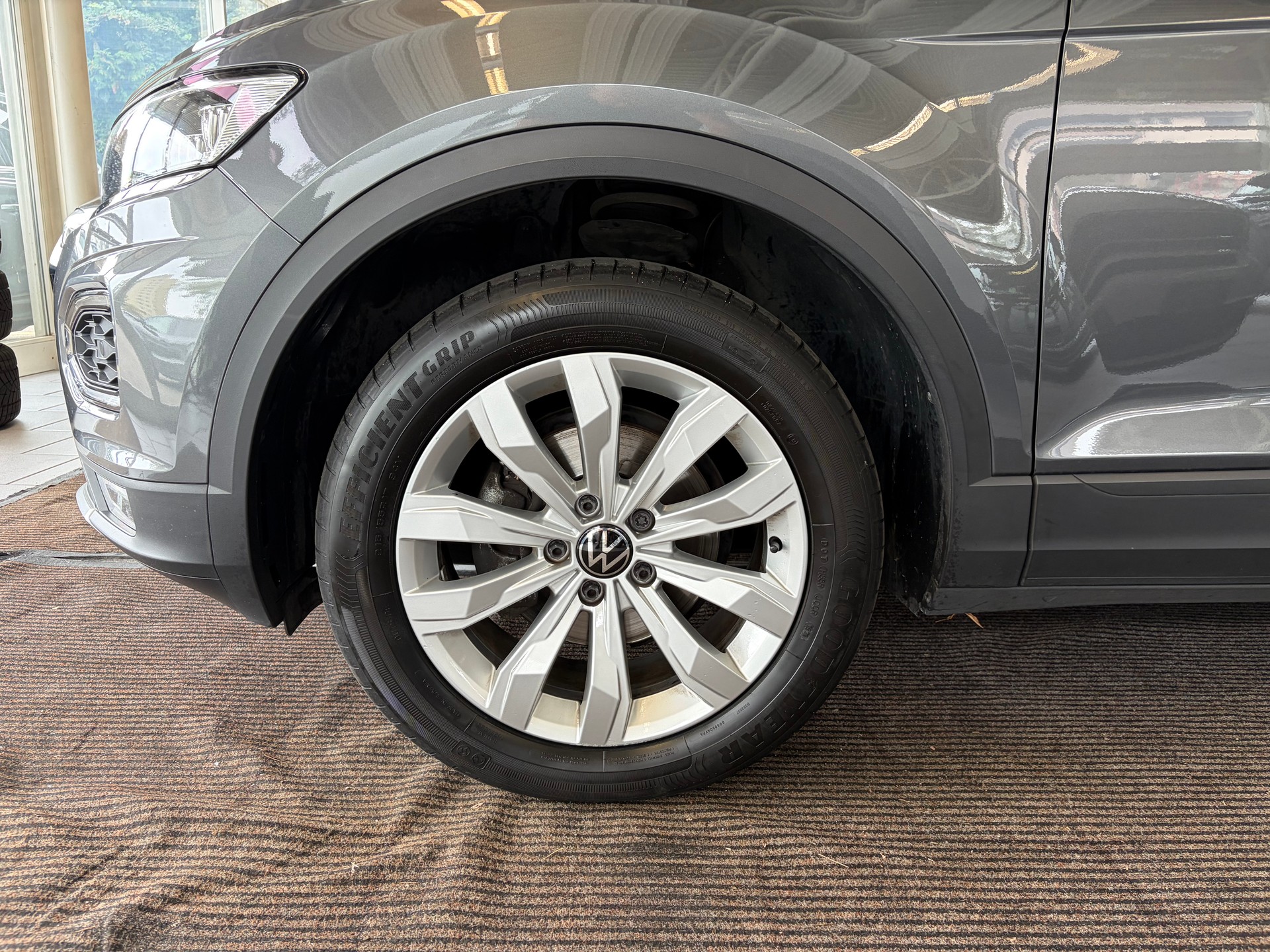 VW T-Roc 1.5 TSI EVO Advance DSG | Anhängerkupplung | Kamera | Winterpaket | Wireless App Connect |-image-9