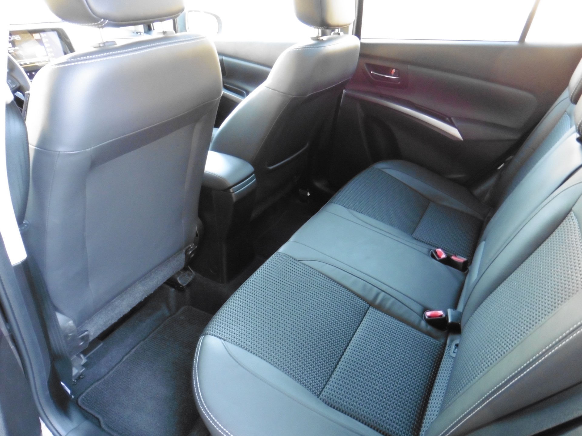 SUZUKI S-Cross 1.5 Compact Top Hybrid-image-21