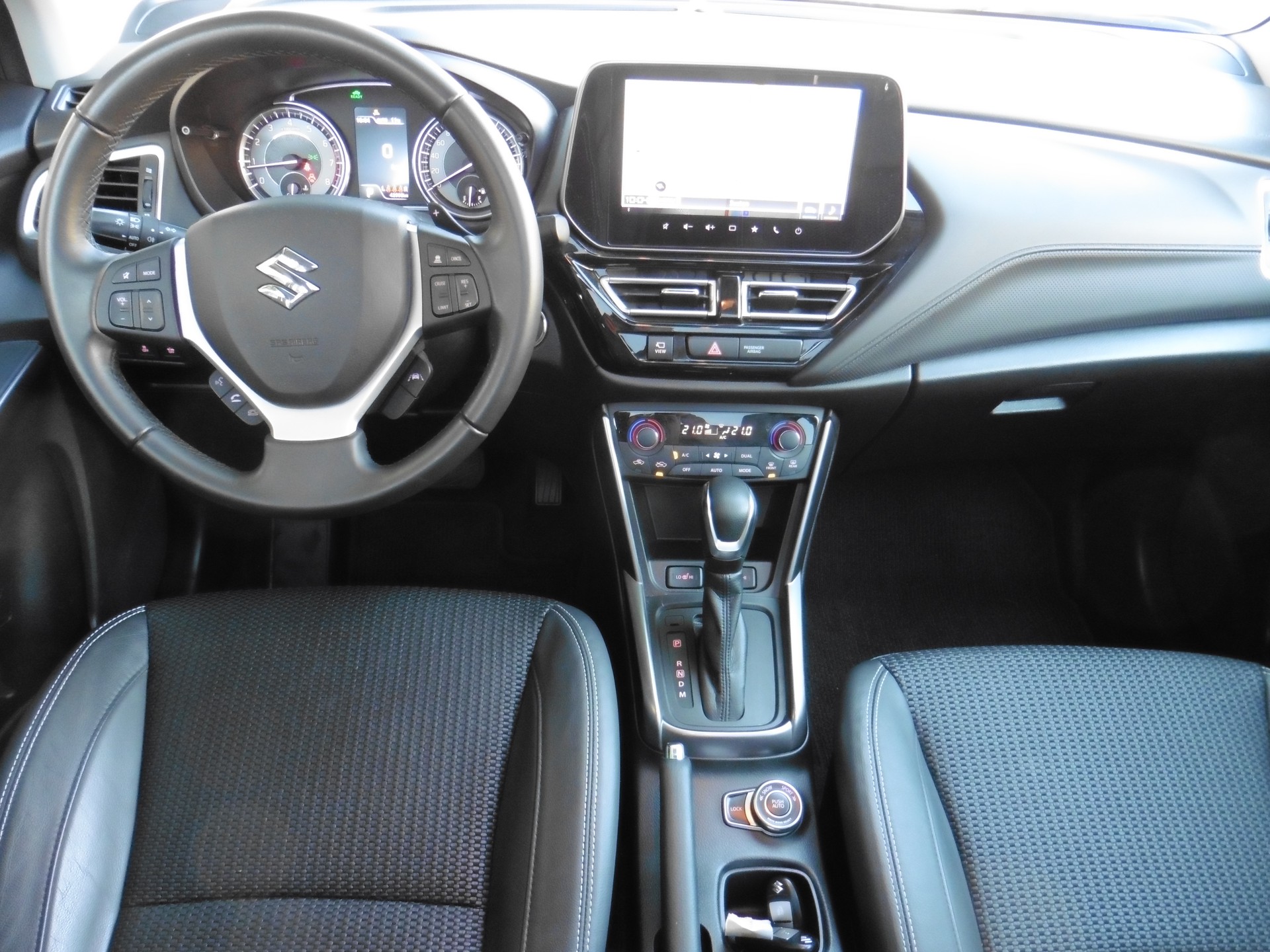 SUZUKI S-Cross 1.5 Compact Top Hybrid-image-11