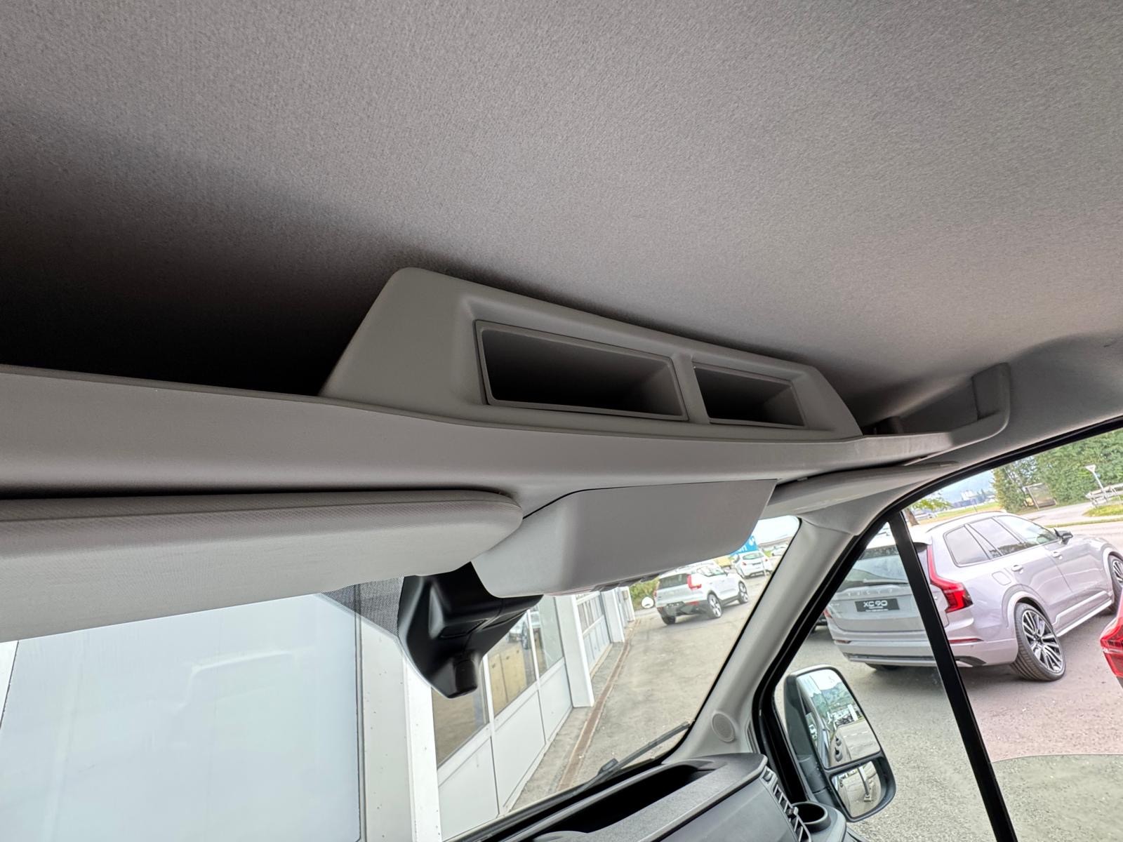 FORD E-Transit Van 350 L2 H2 Trend RWD 68kWh-image-6