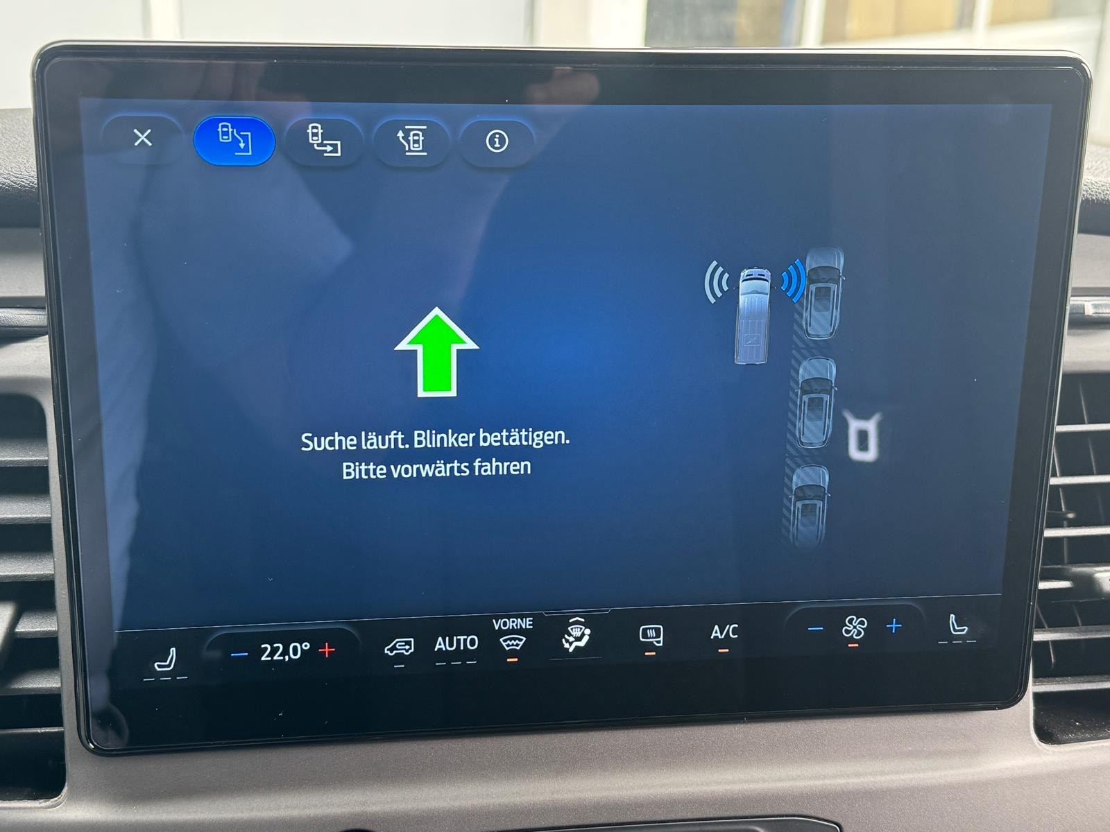 FORD E-Transit Van 350 L2 H2 Trend RWD 68kWh-image-16