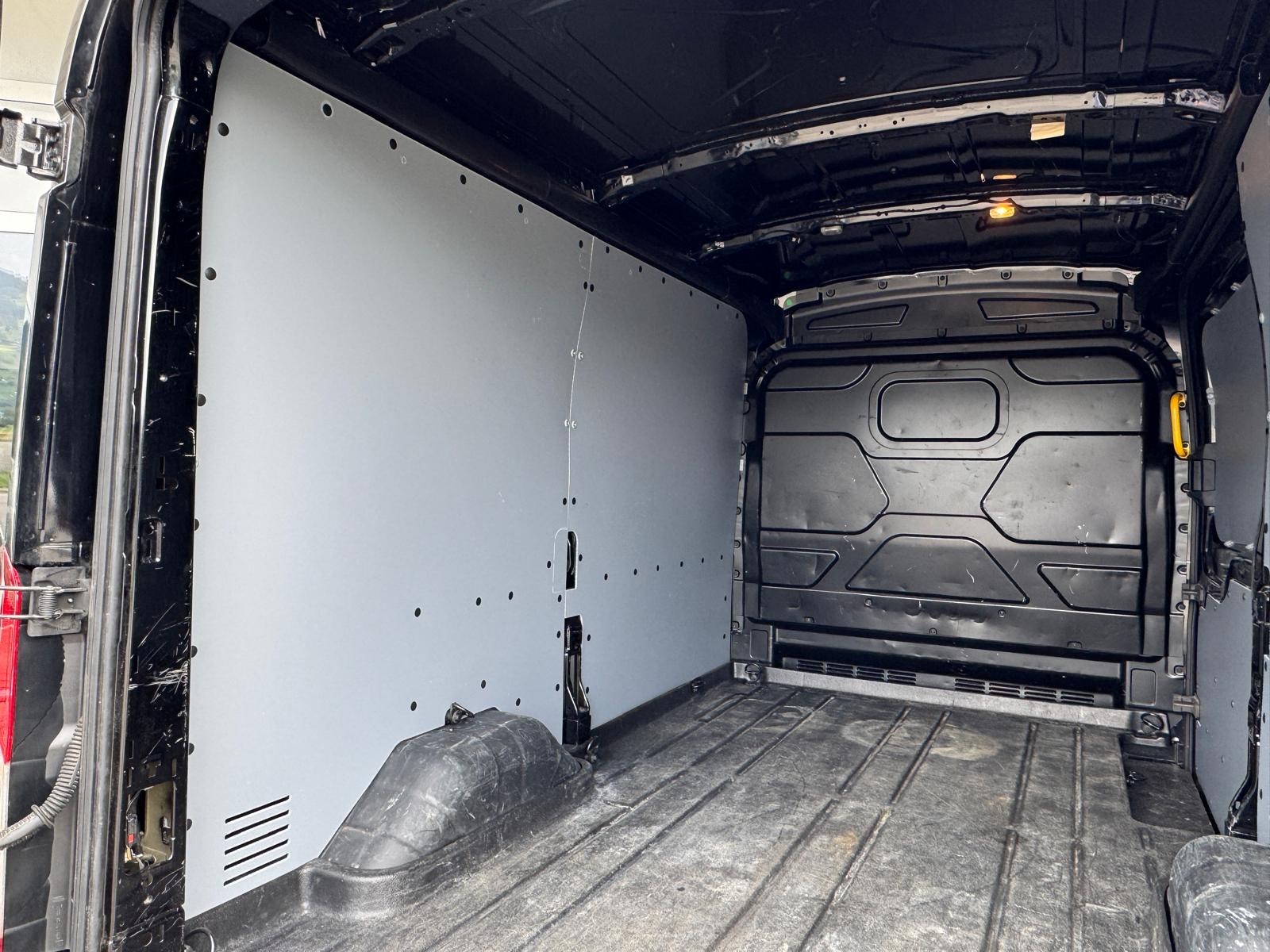 FORD E-Transit Van 350 L2 H2 Trend RWD 68kWh-image-20
