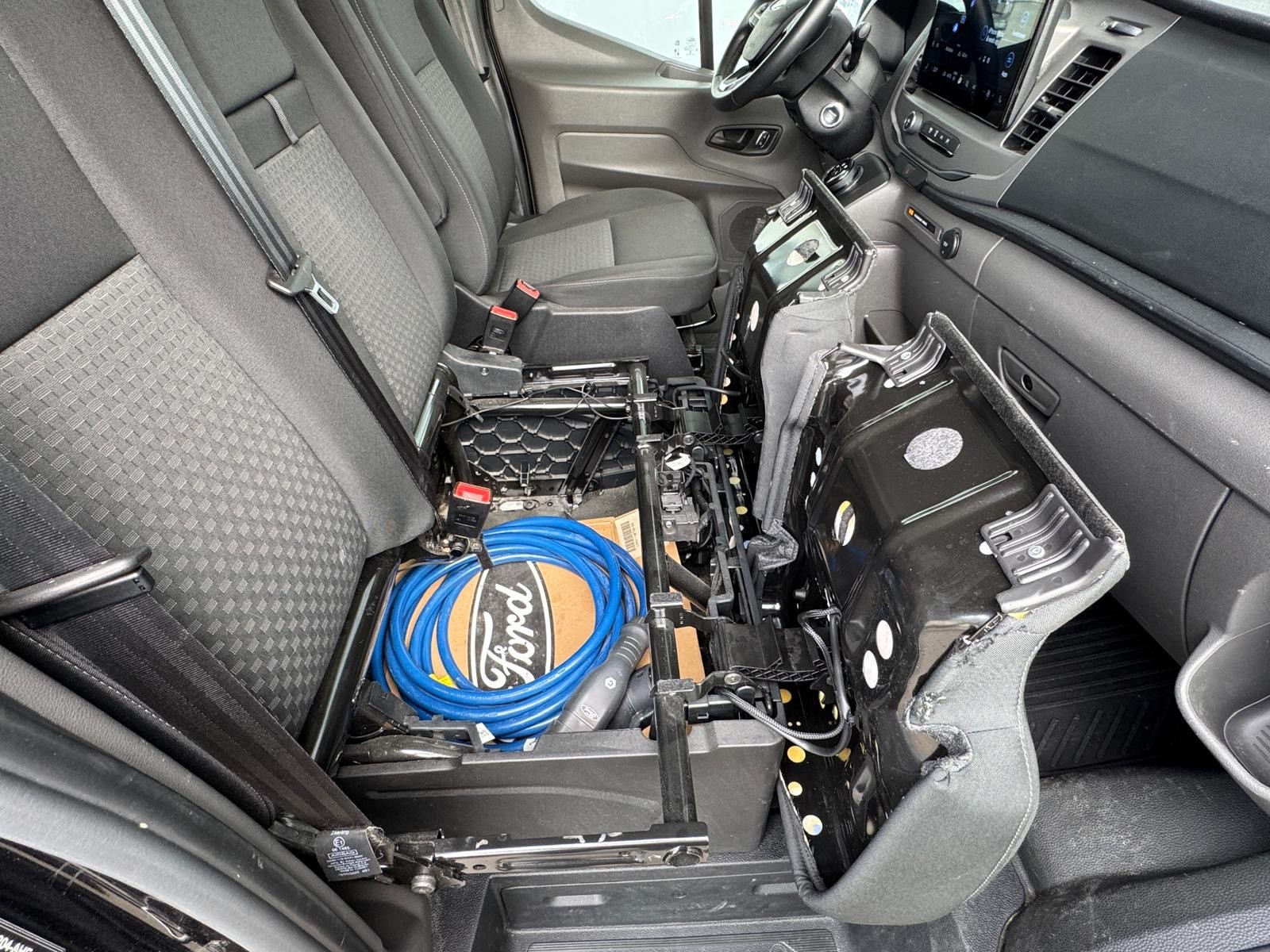FORD E-Transit Van 350 L2 H2 Trend RWD 68kWh-image-4