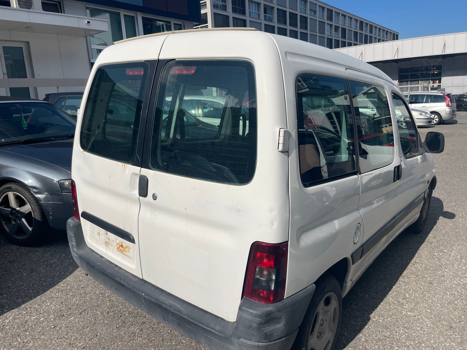 PEUGEOT Partner 1.4-image-2