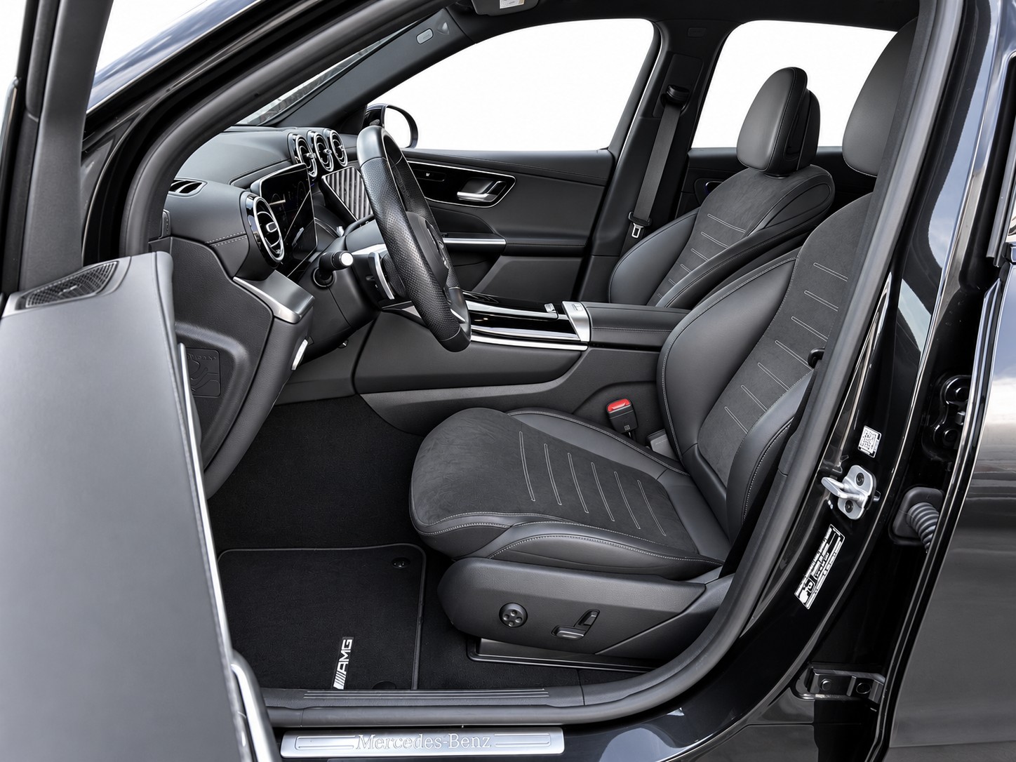 MERCEDES-BENZ GLC 220 d AMG Line 4matic * H FAHRZEUG AUS 1. HAND * GRATIS *-showroom-element-3