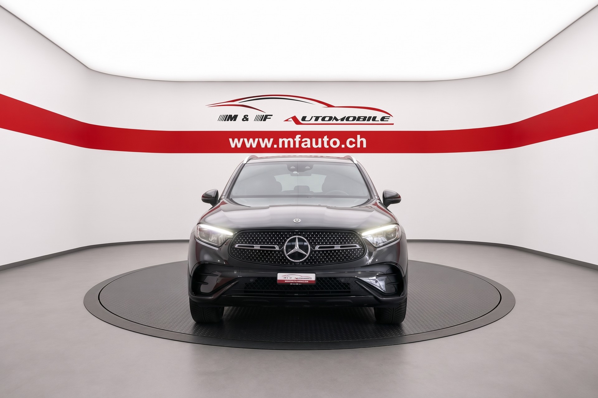 MERCEDES-BENZ GLC 220 d AMG Line 4matic * H FAHRZEUG AUS 1. HAND * GRATIS *-showroom-element-1