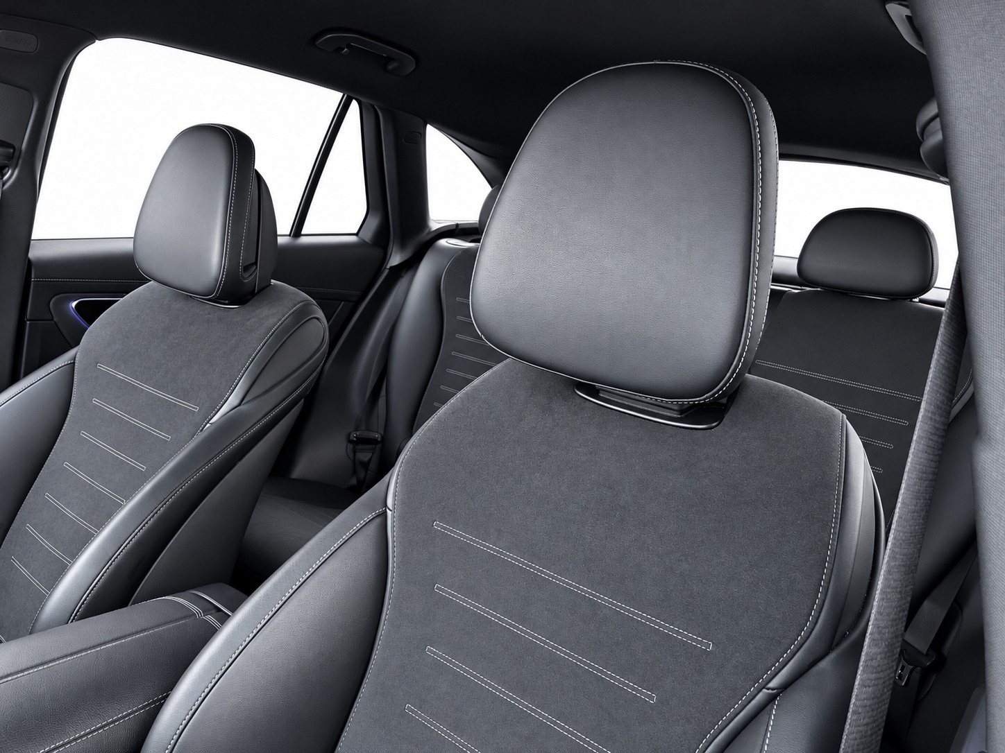 MERCEDES-BENZ GLC 220 d AMG Line 4matic * H FAHRZEUG AUS 1. HAND * GRATIS *-image-6