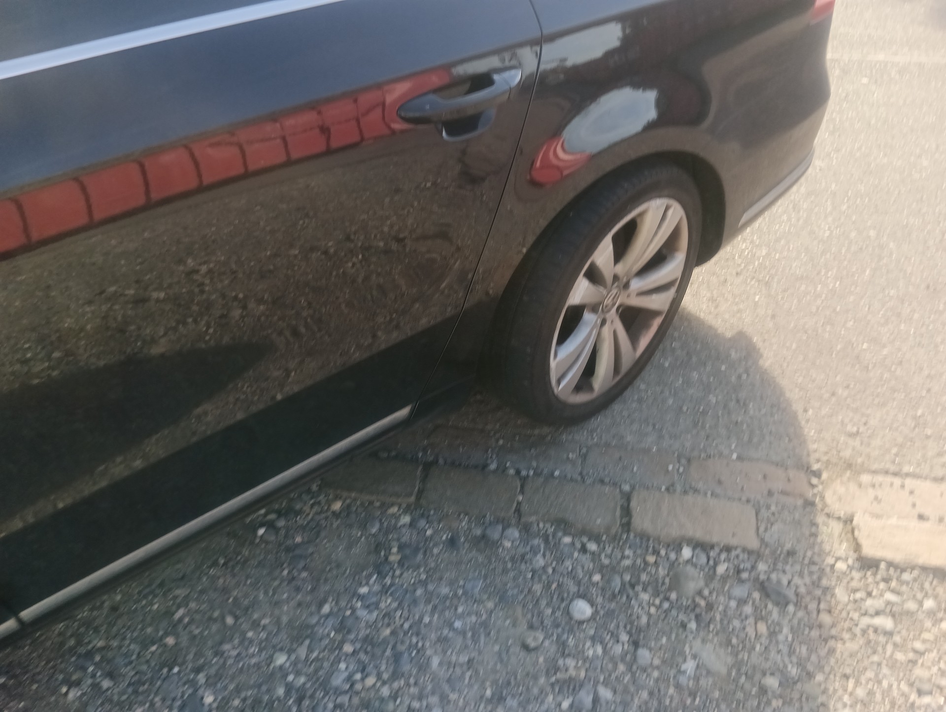 VW Passat Variant 2.0 TDI BMT Design 4M DSG-image-2