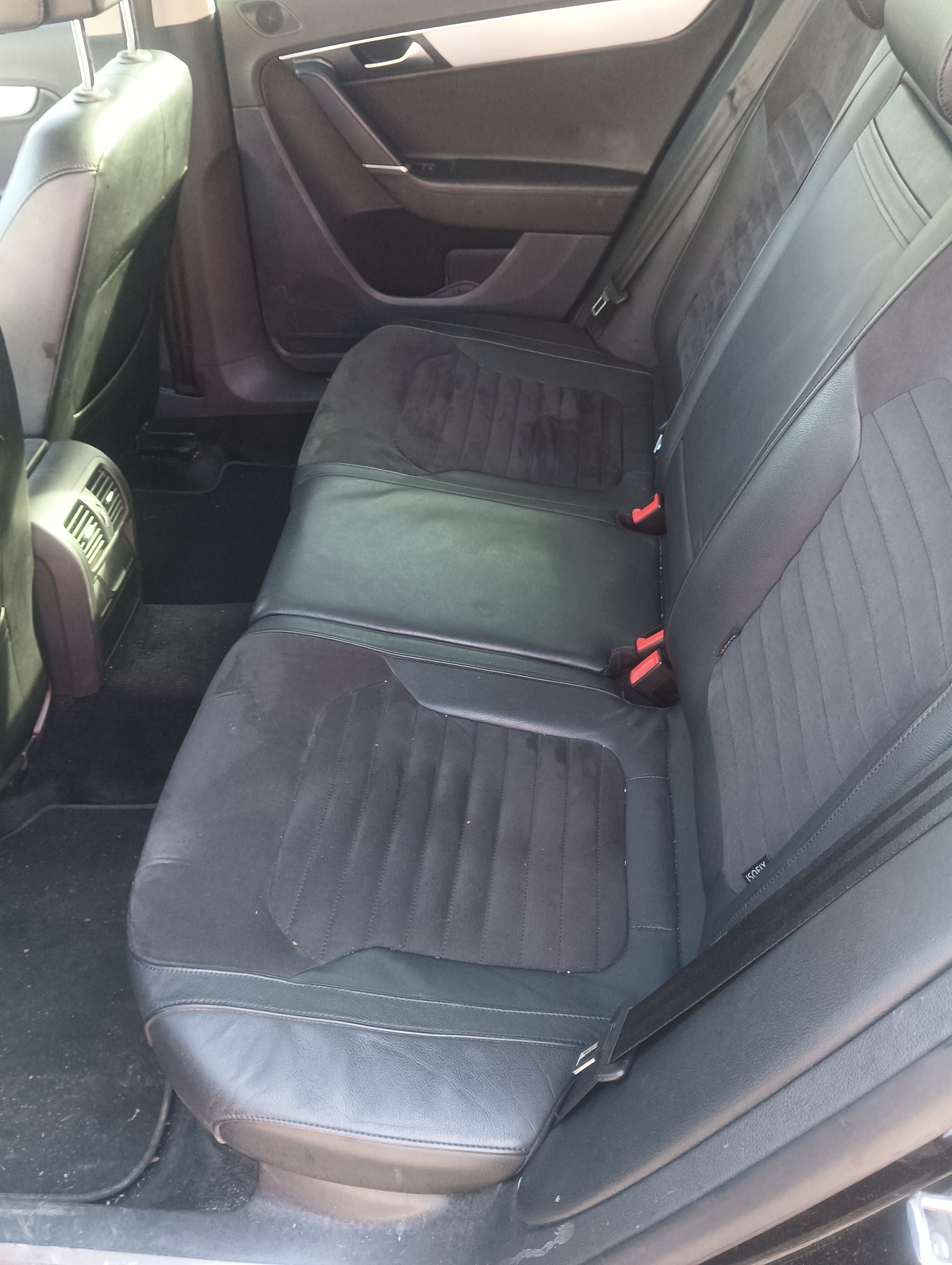 VW Passat Variant 2.0 TDI BMT Design 4M DSG-image-7
