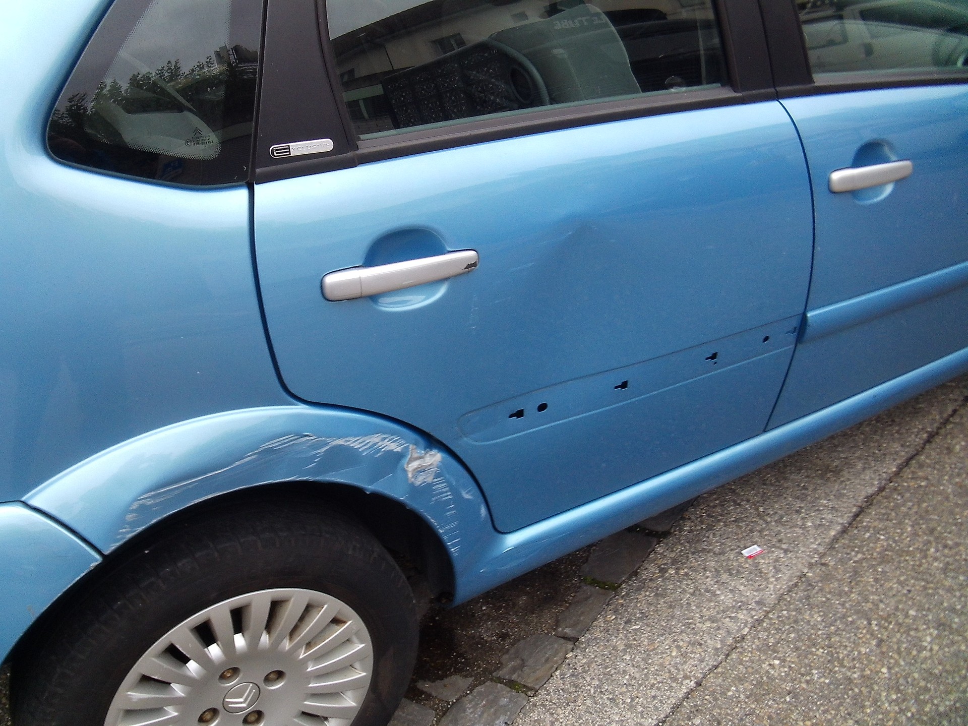 CITROEN C3 1.4i Exclusive-image-3