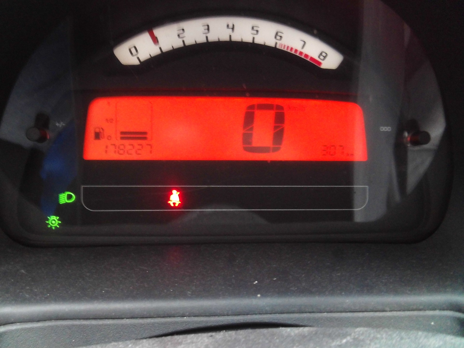 CITROEN C3 1.4i Exclusive-image-7