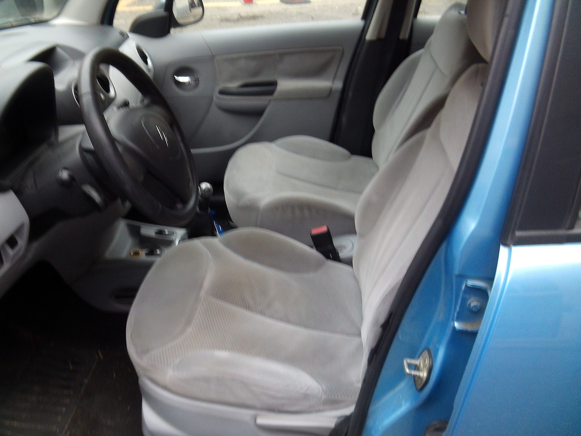 CITROEN C3 1.4i Exclusive-image-5