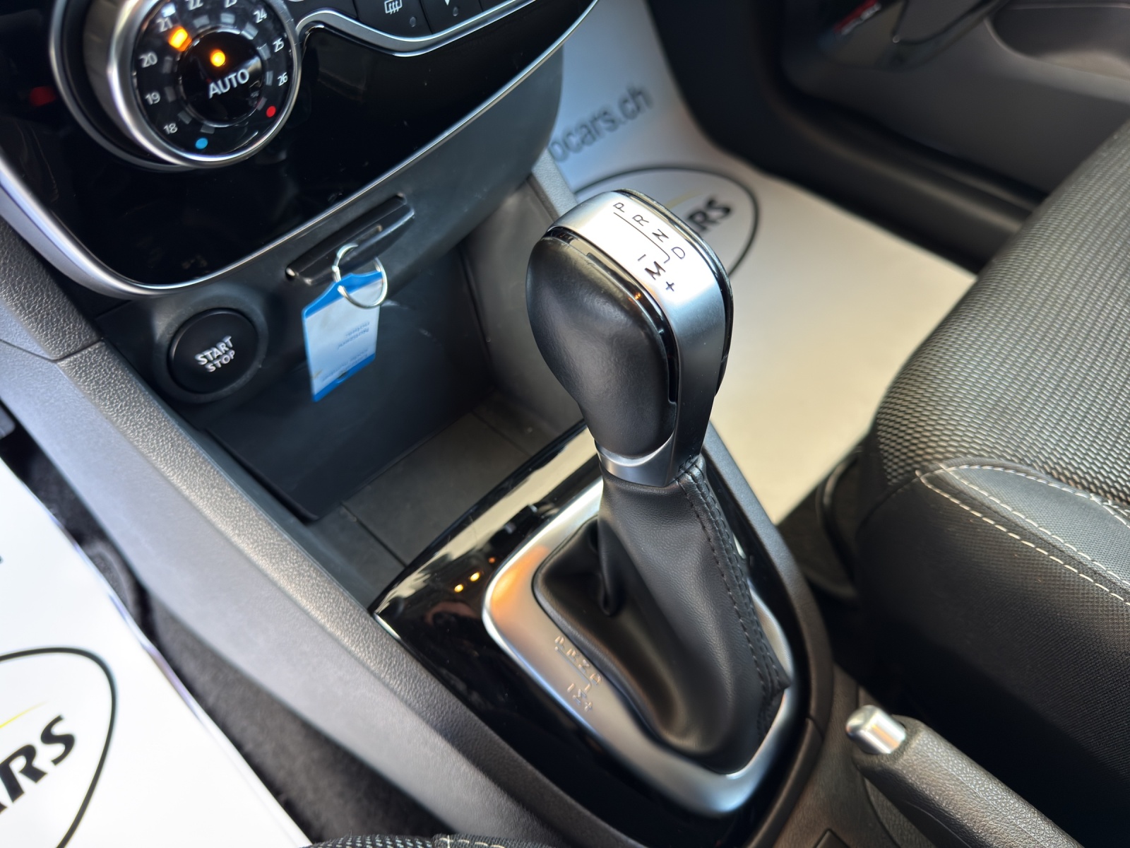 RENAULT Clio 1.5 dCi Intens EDC-image-9