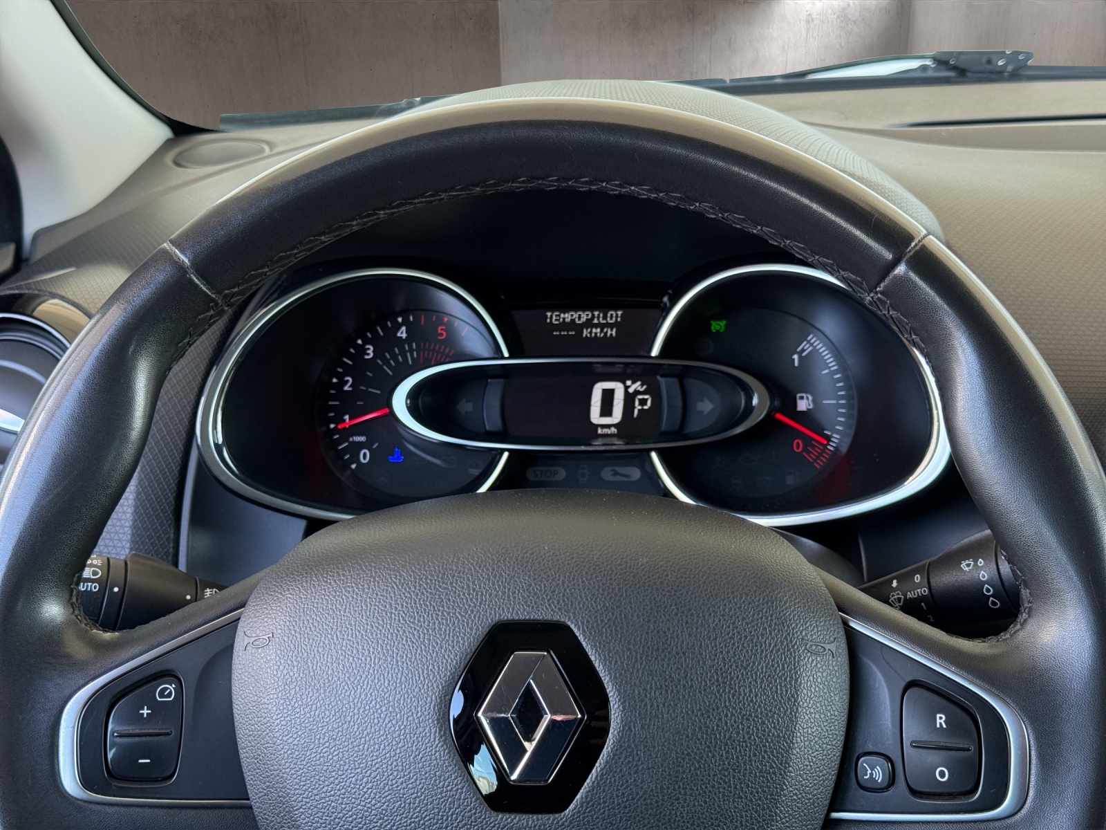 RENAULT Clio 1.5 dCi Intens EDC-image-14