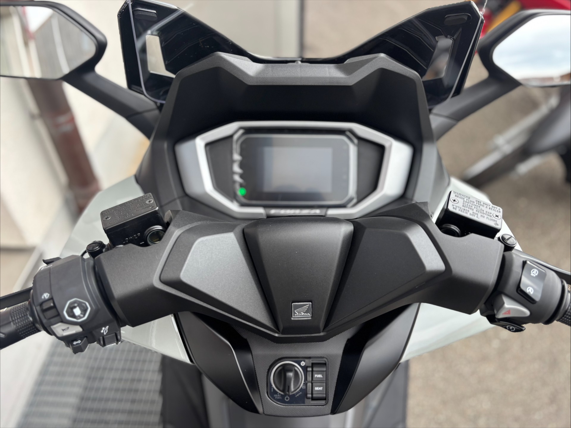 HONDA NSS 125 Forza Smart TopBox-image-8