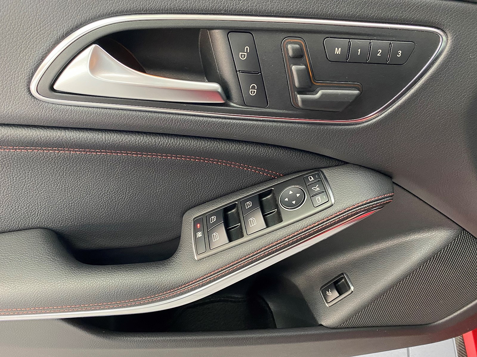 MERCEDES-BENZ CLA 45 AMG 4Matic Speedshift-image-10
