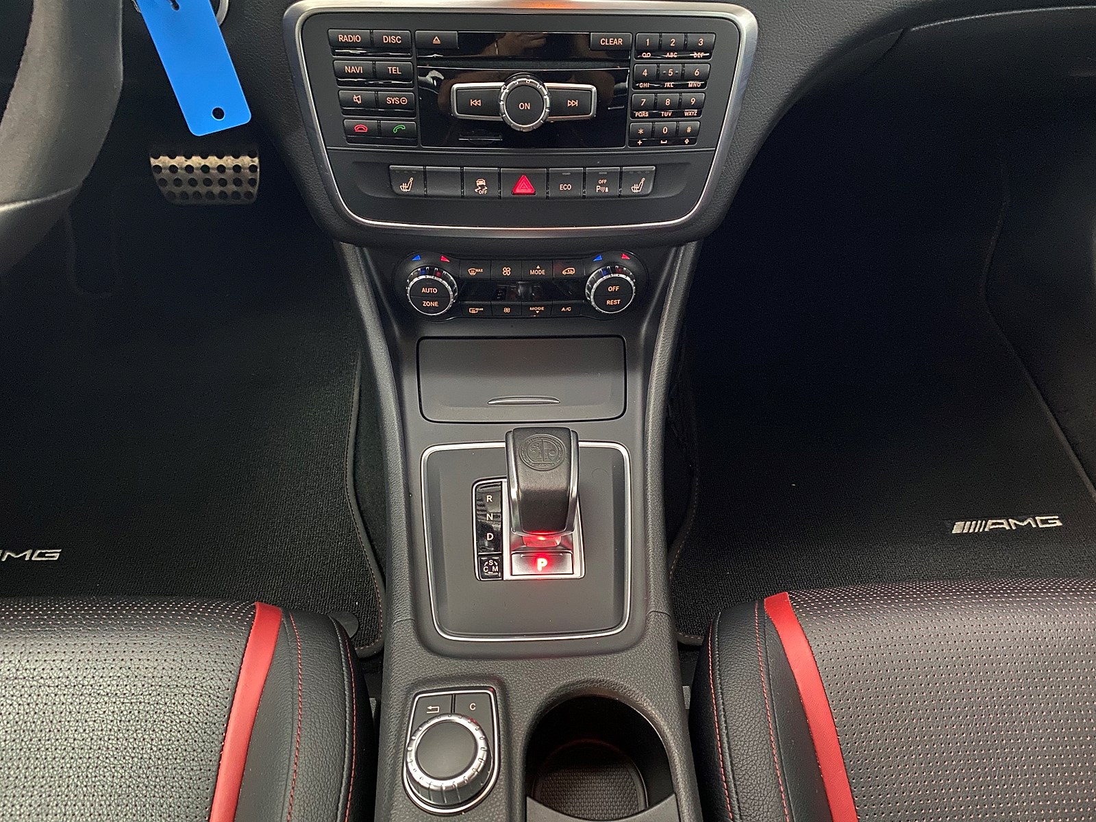 MERCEDES-BENZ CLA 45 AMG 4Matic Speedshift-image-9