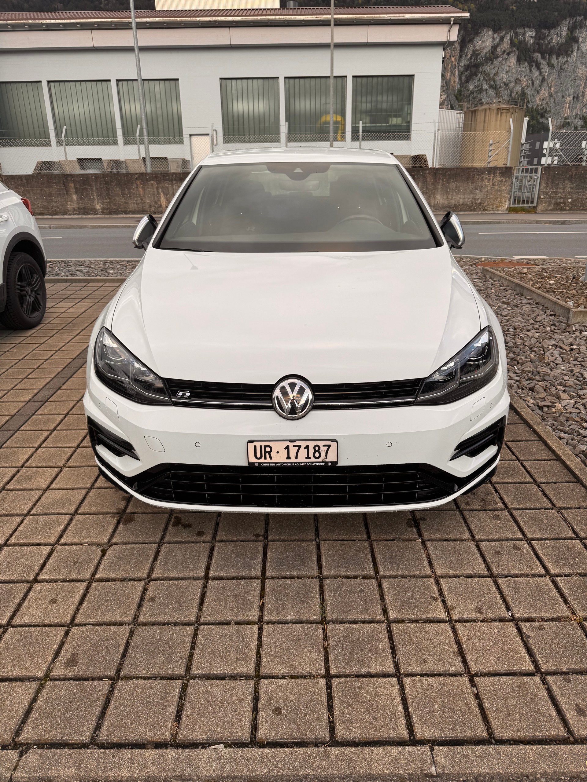 VW Golf 2.0 TSI R 4Motion DSG-image-0