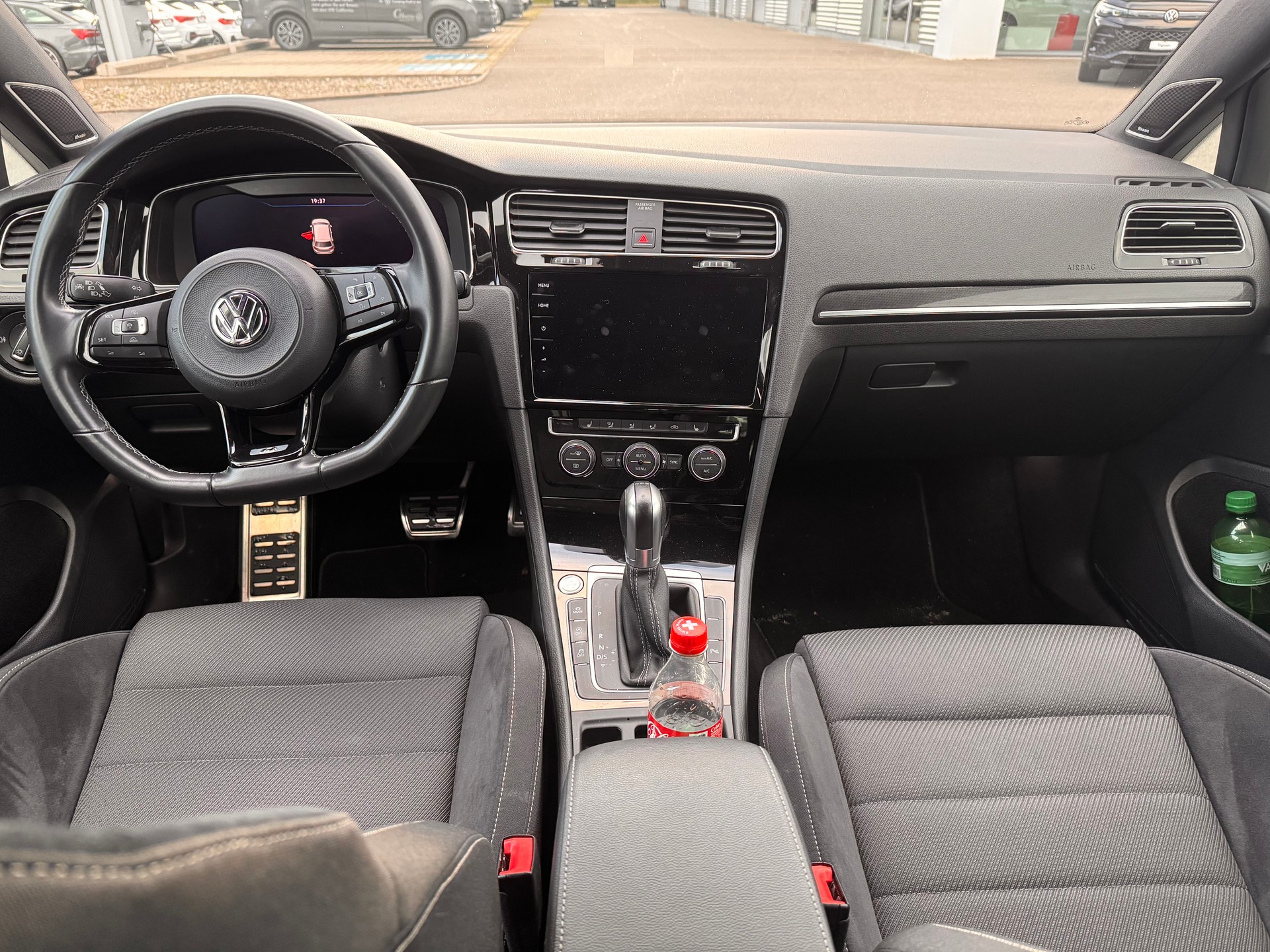 VW Golf 2.0 TSI R 4Motion DSG-image-3