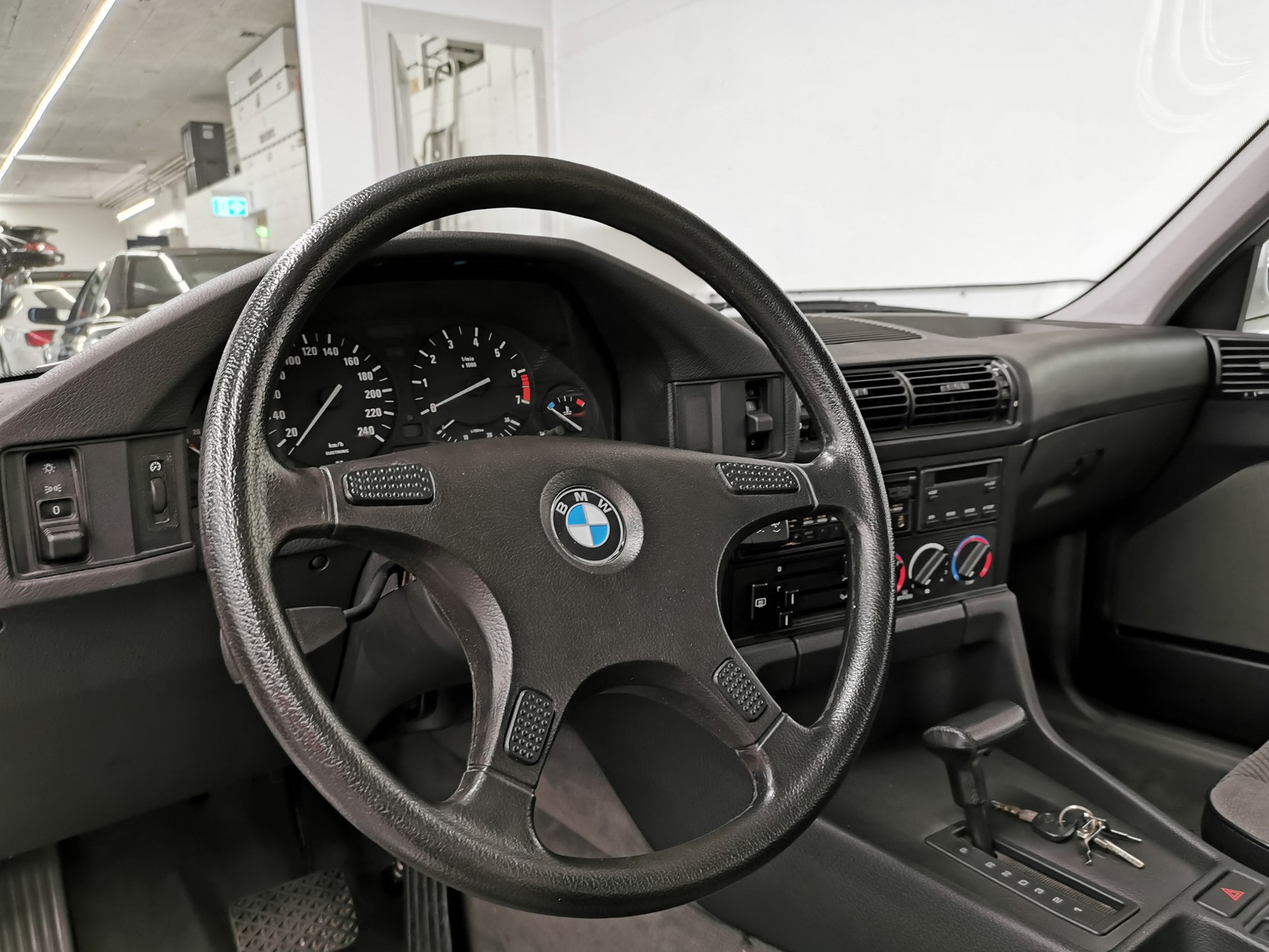 BMW 525i A Veteran-image-7