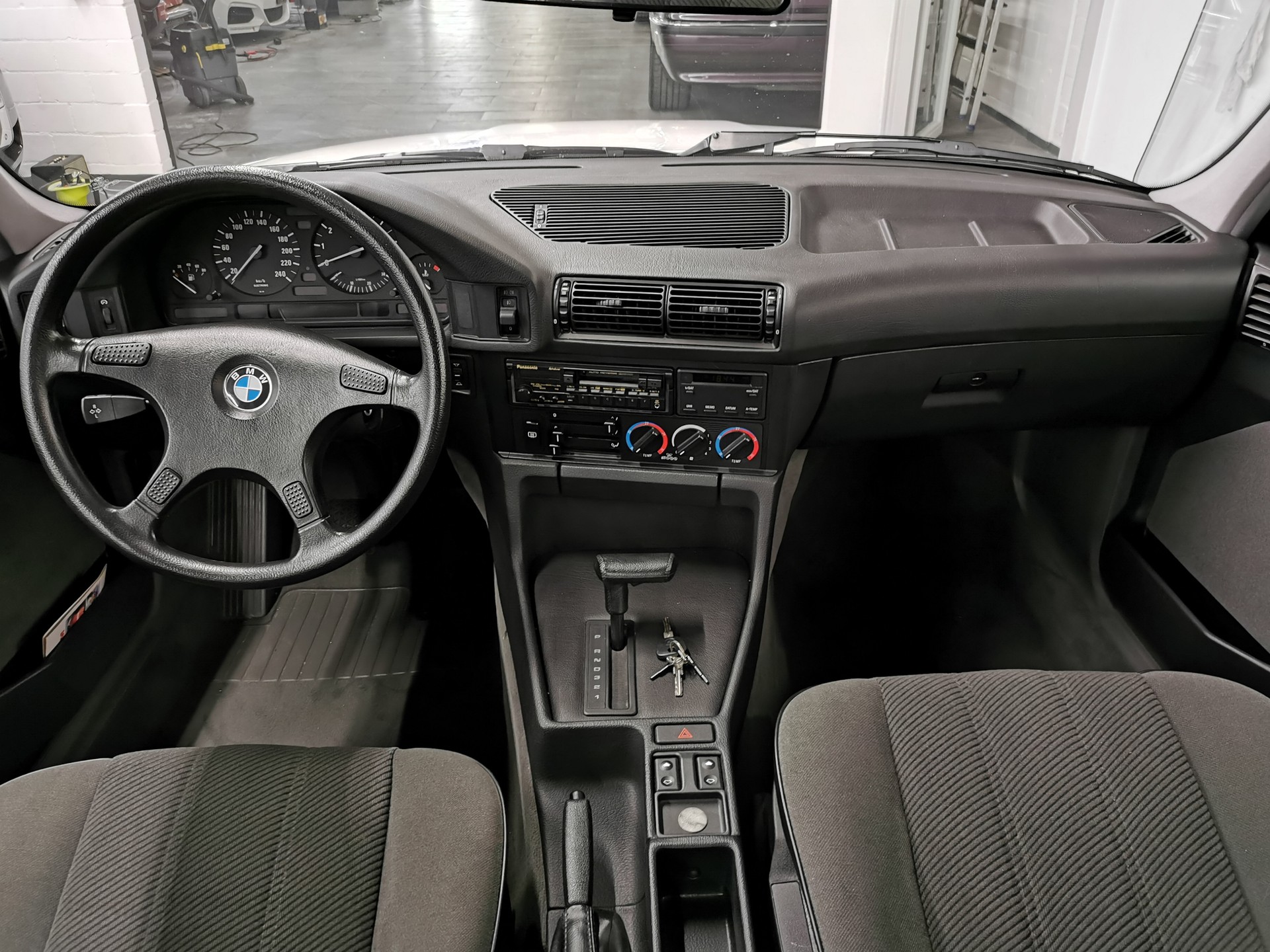 BMW 525i A Veteran-image-11