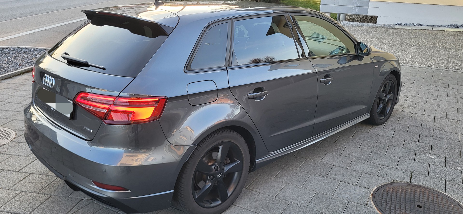 AUDI A3 Sportback 40 TFSI Sport quattro S-tronic-image-10