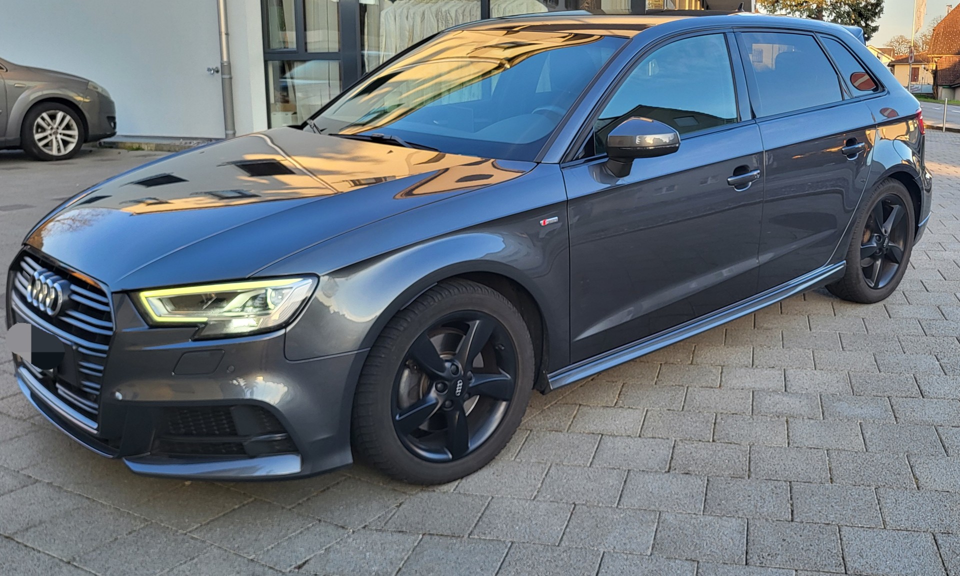 AUDI A3 Sportback 40 TFSI Sport quattro S-tronic-image-6