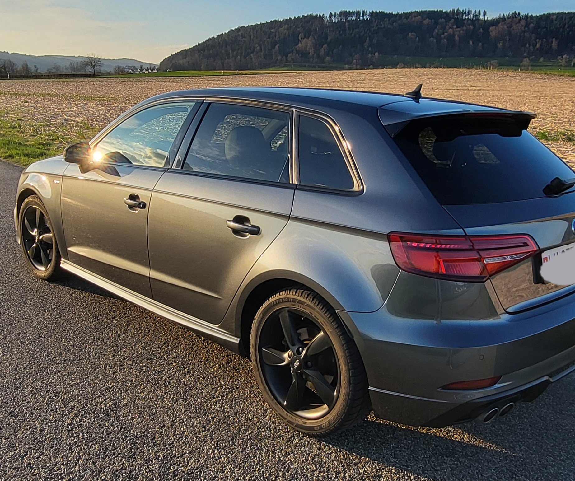 AUDI A3 Sportback 40 TFSI Sport quattro S-tronic-image-3