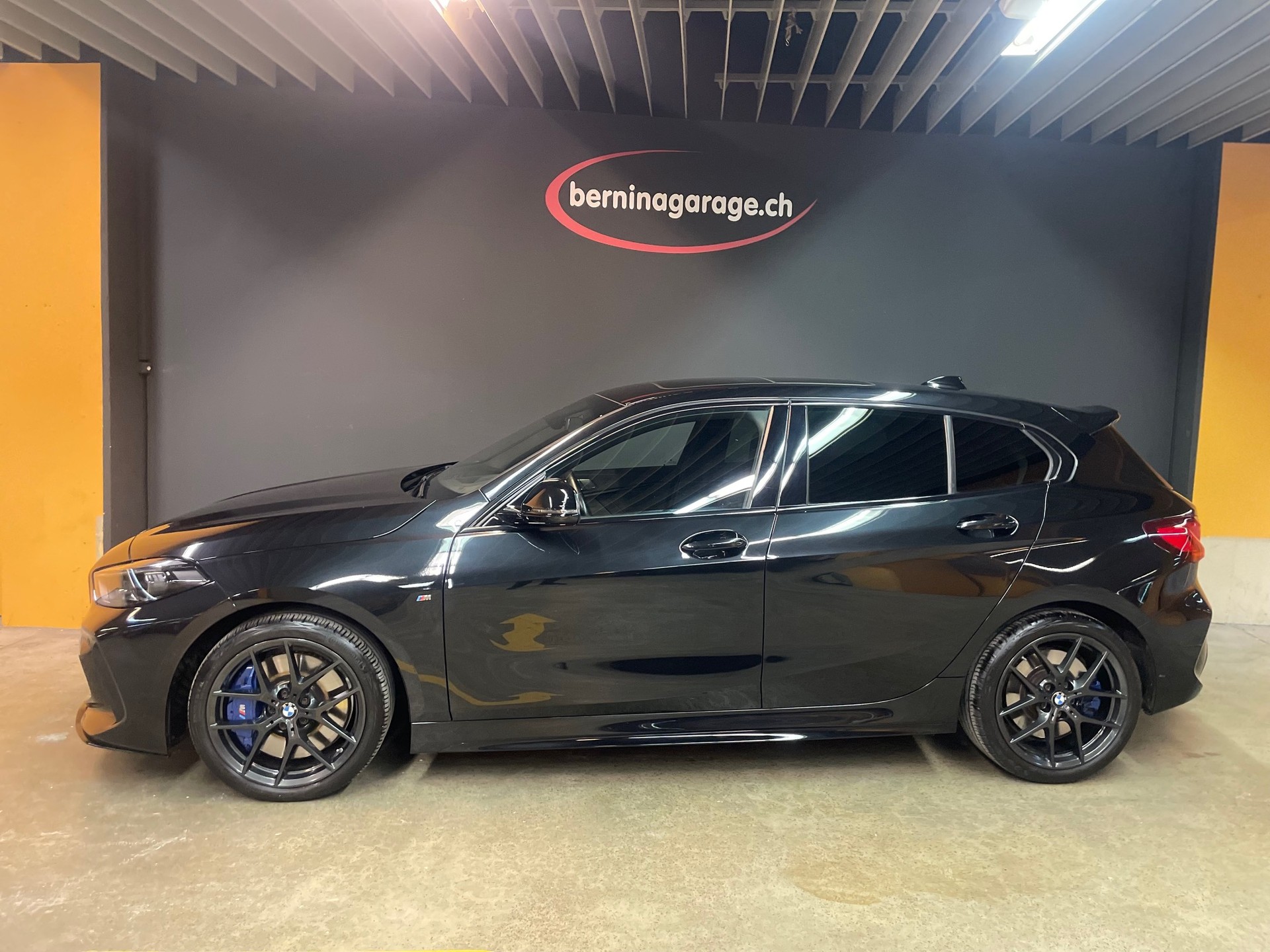 BMW M135i xDrive M-PERFOMANCE Steptronic SAG-image-1
