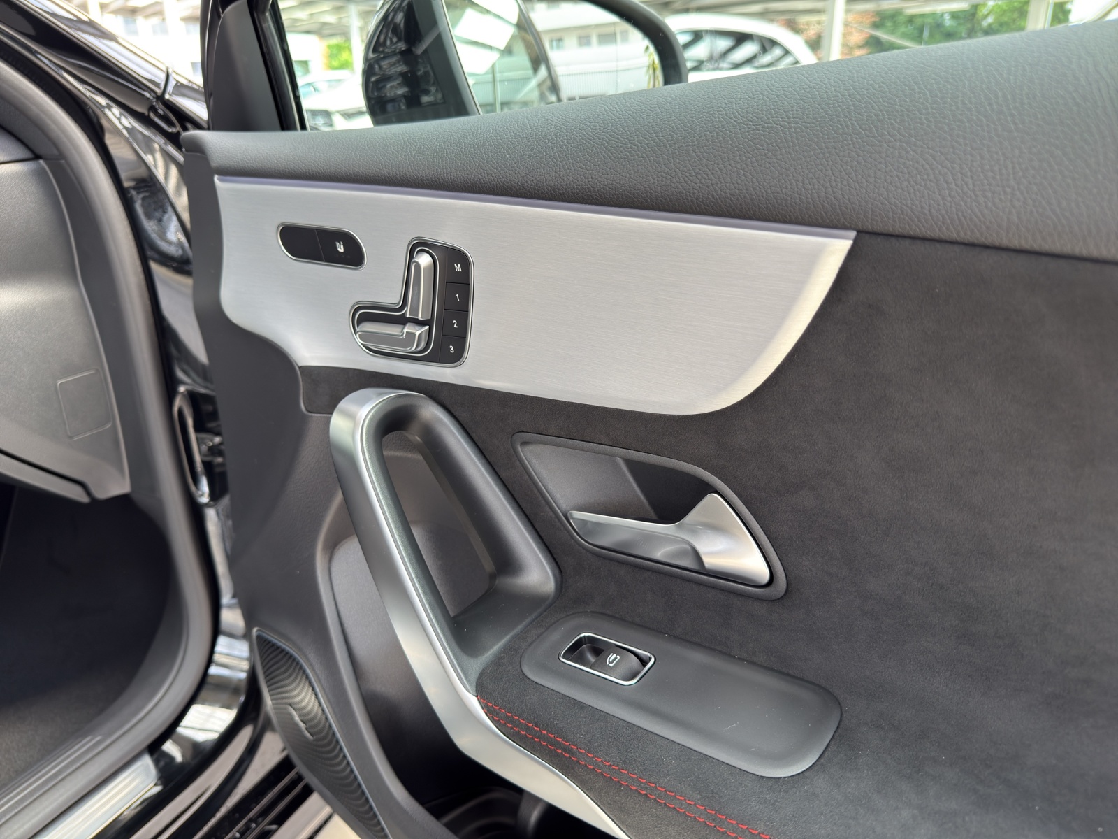 MERCEDES-BENZ A 250 4Matic 8G-DCT-image-15