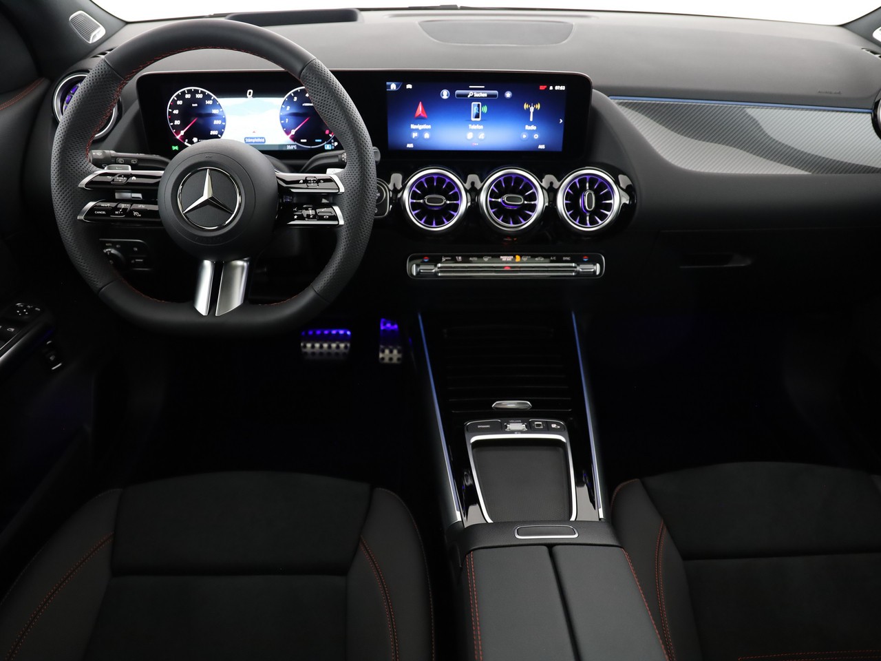 MERCEDES-BENZ GLA 200 7G-DCT-image-10