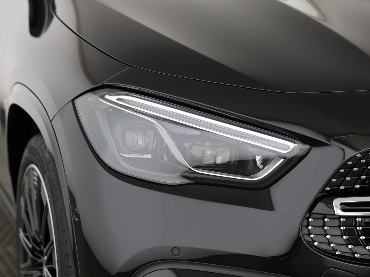 MERCEDES-BENZ GLA 200 7G-DCT-image-5