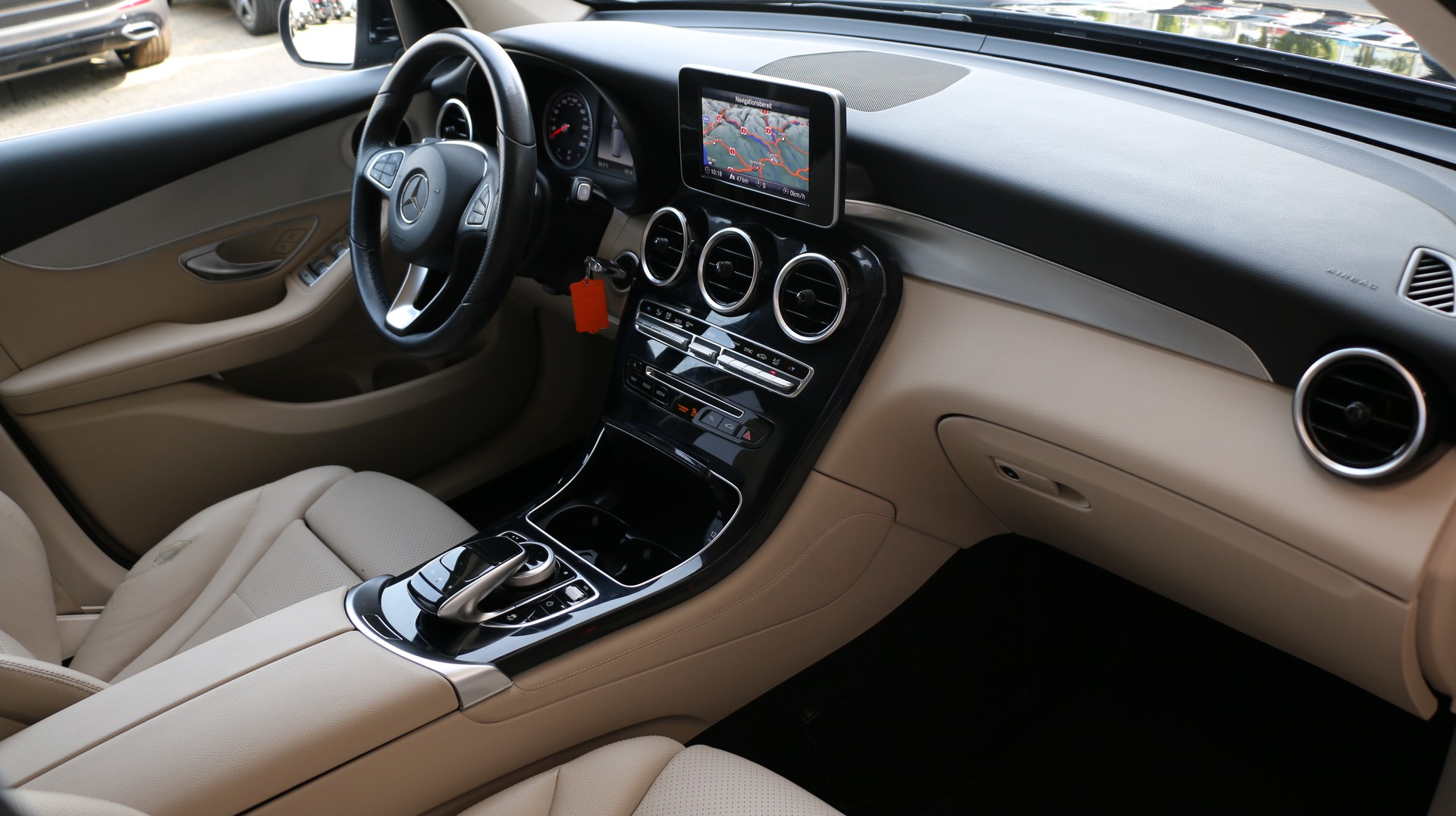 MERCEDES-BENZ GLC 220 d 4Matic-image-17