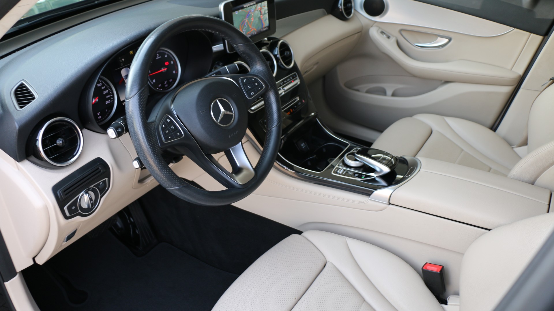MERCEDES-BENZ GLC 220 d 4Matic-image-10