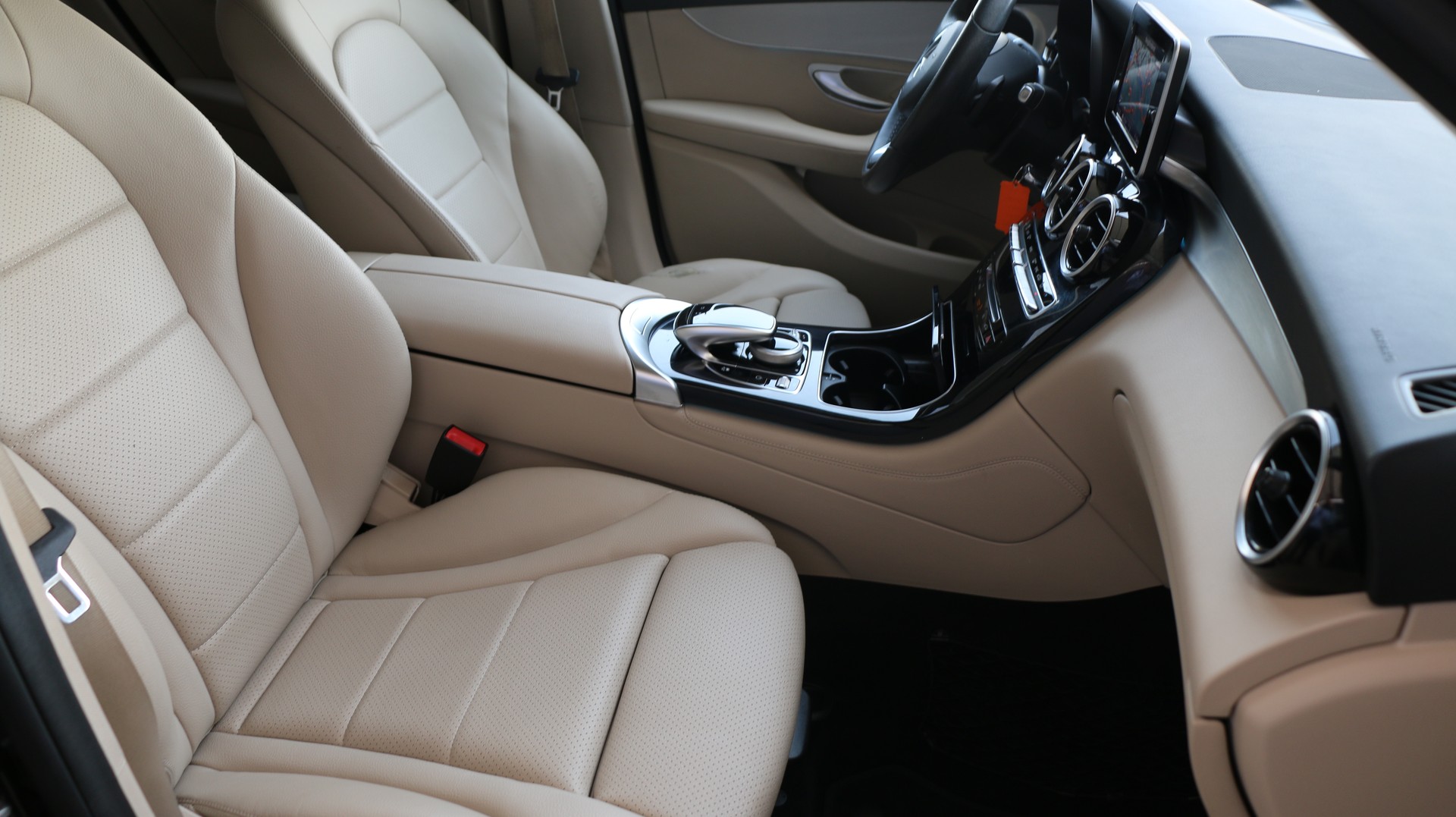 MERCEDES-BENZ GLC 220 d 4Matic-image-16
