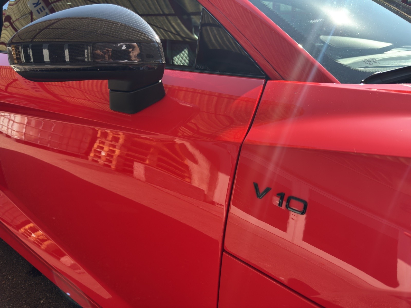 AUDI R8 Coupé 5.2 plus S-Tronic-image-17