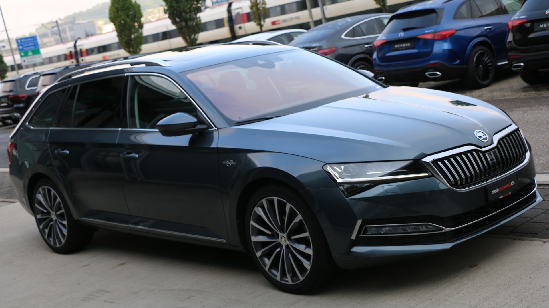 SKODA Superb 2.0 TDi L&K 4x4 mit AHK-image-6