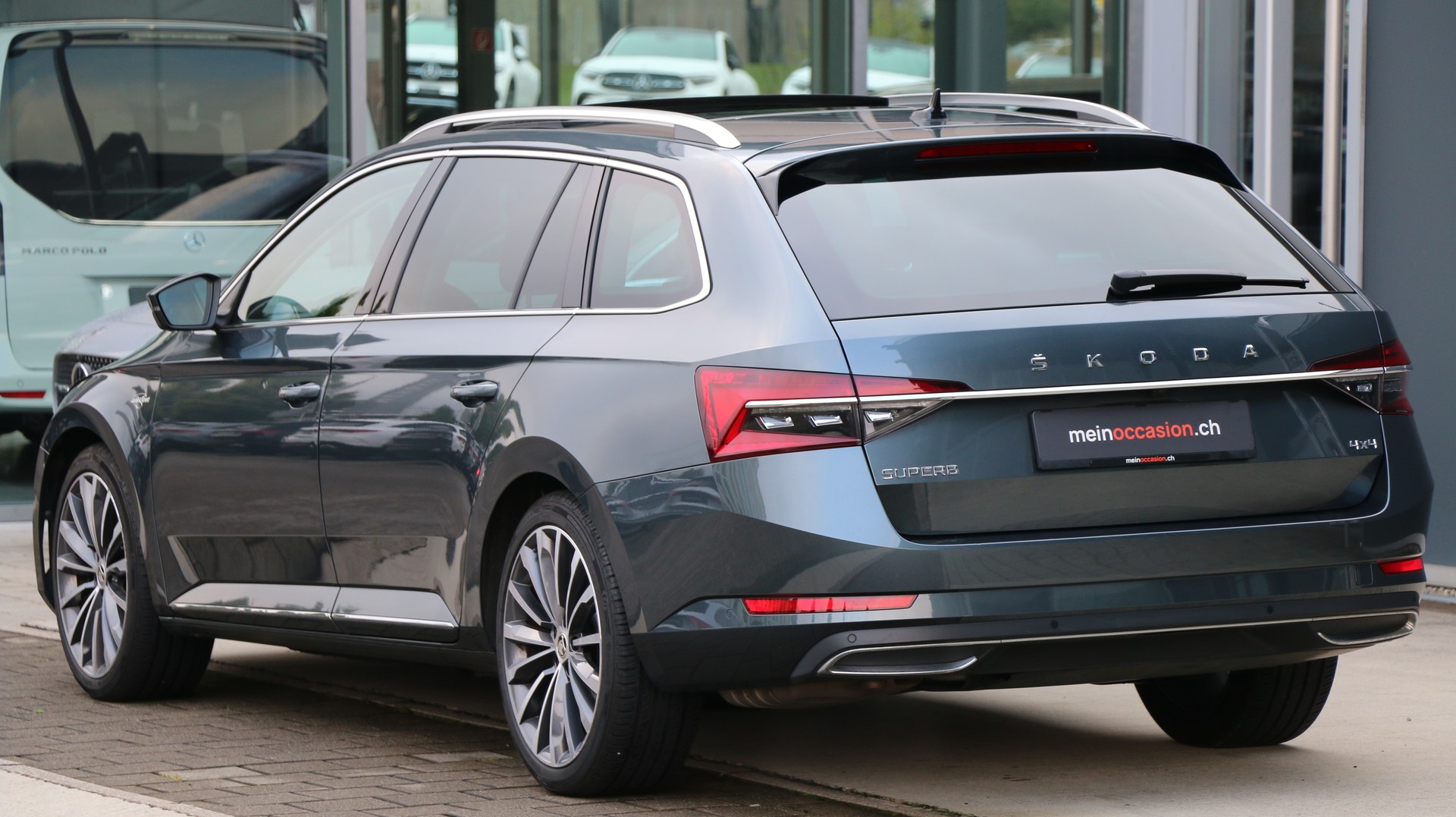 SKODA Superb 2.0 TDi L&K 4x4 mit AHK-image-3