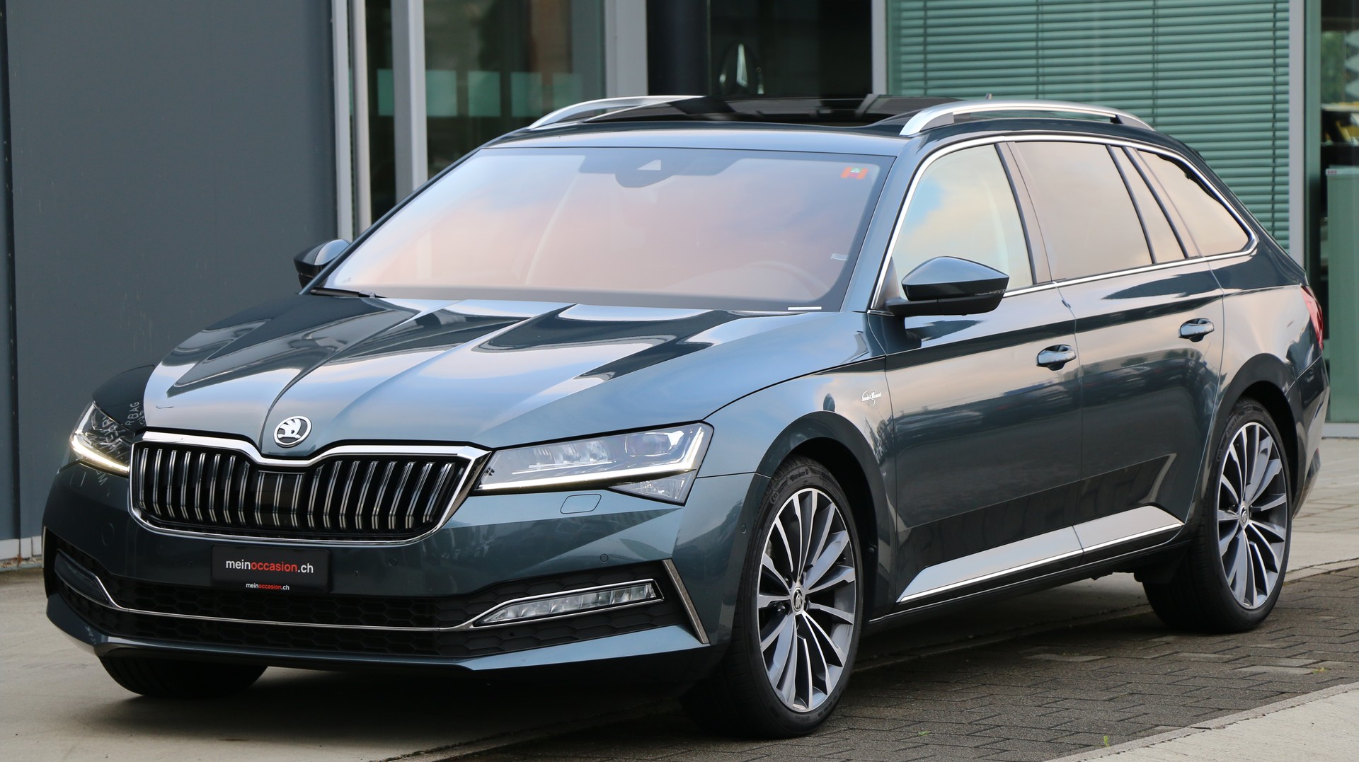 SKODA Superb 2.0 TDi L&K 4x4 mit AHK-image-1