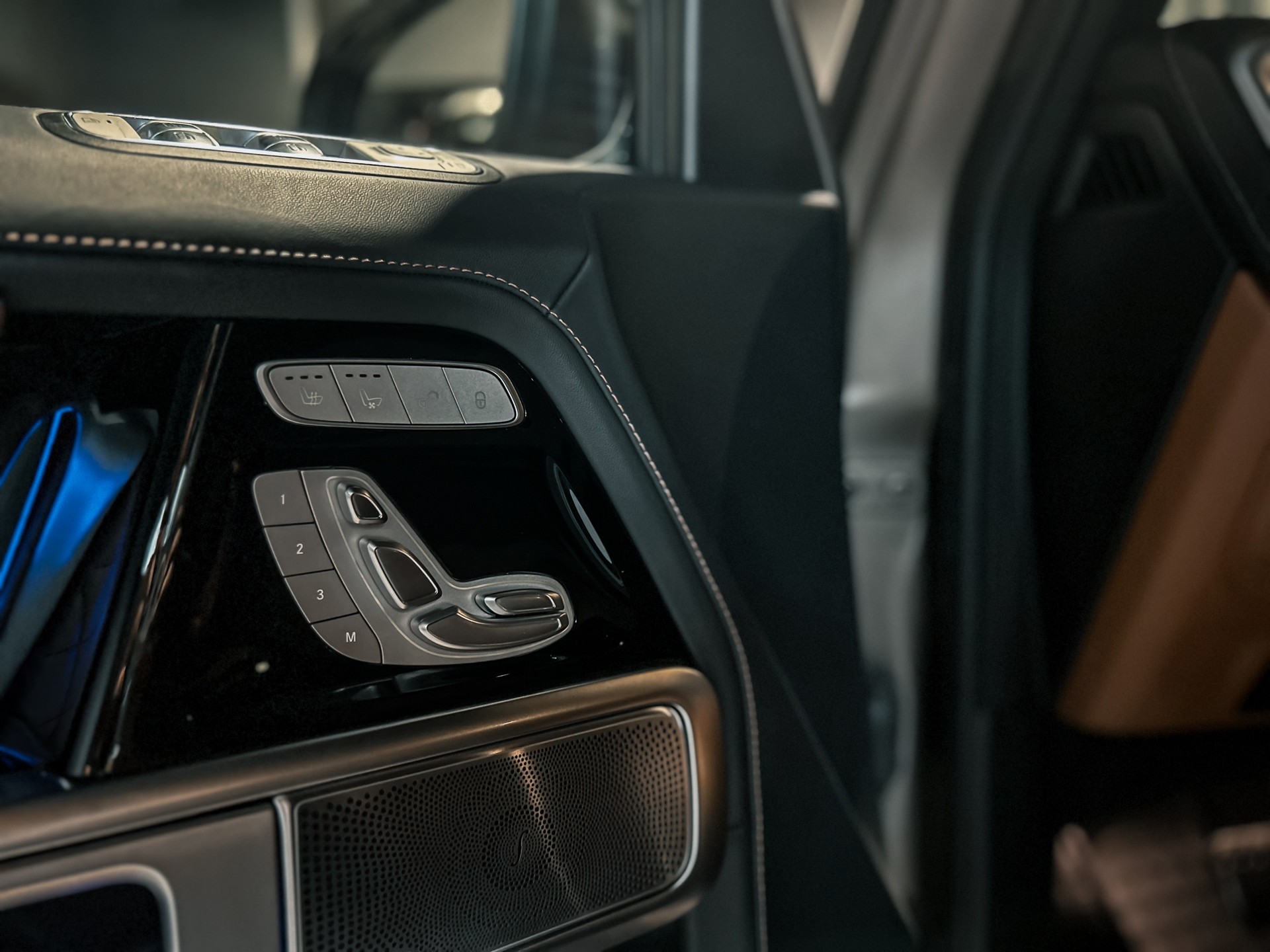 MERCEDES-BENZ G 500 9G-Tronic-image-9