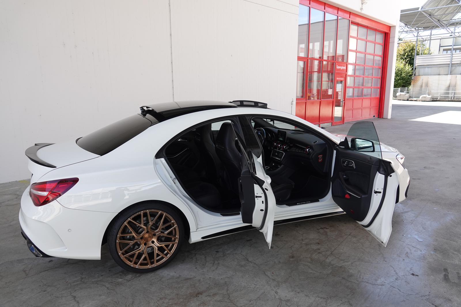 MERCEDES-BENZ CLA 45 AMG 4Matic Speedshift-image-3