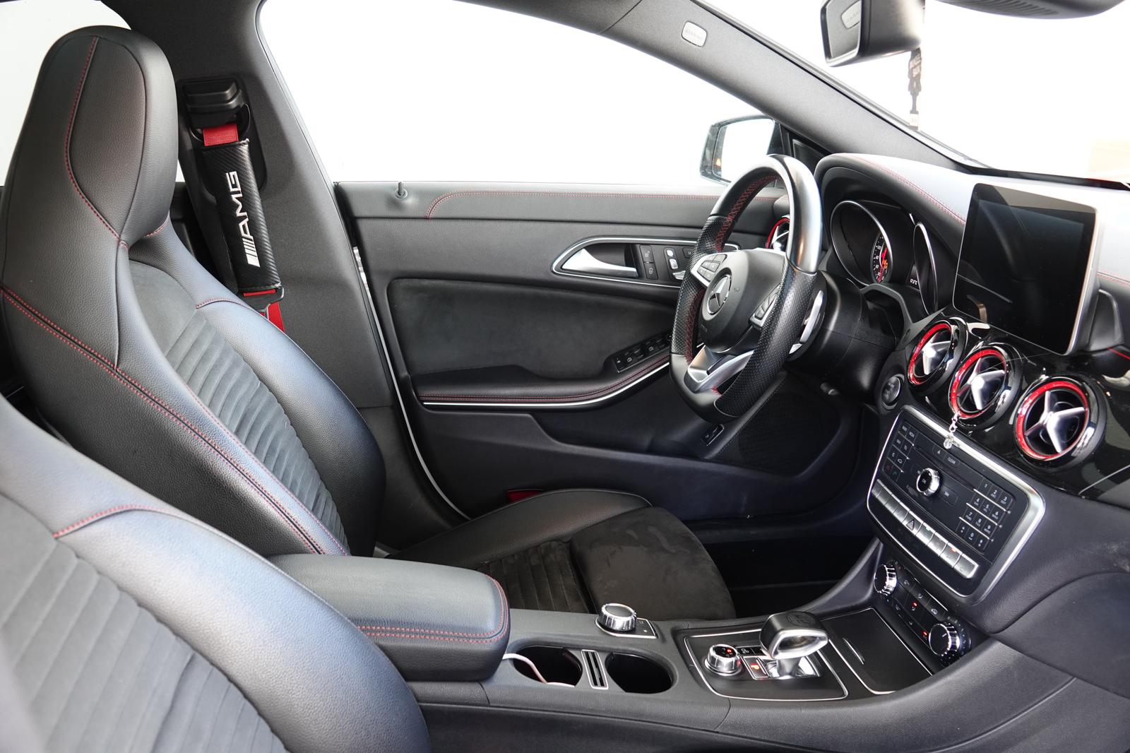 MERCEDES-BENZ CLA 45 AMG 4Matic Speedshift-image-6