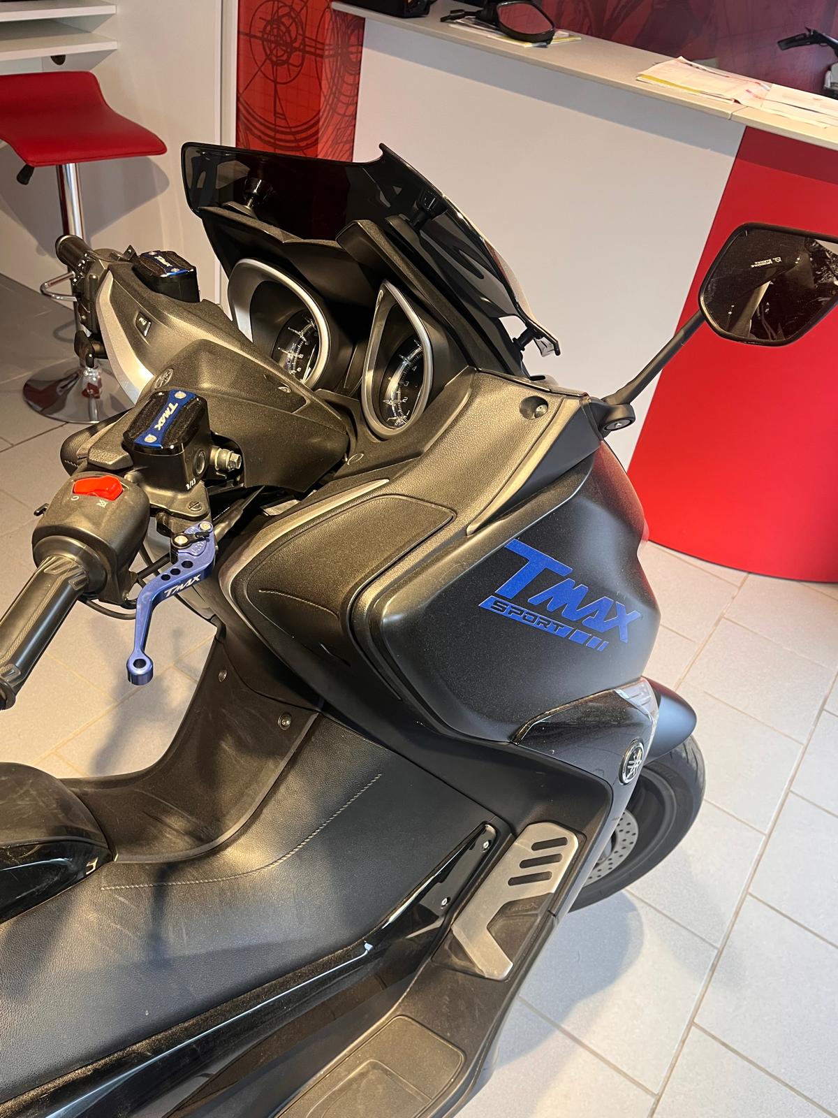 YAMAHA T-MAX XP 530 DX ABS