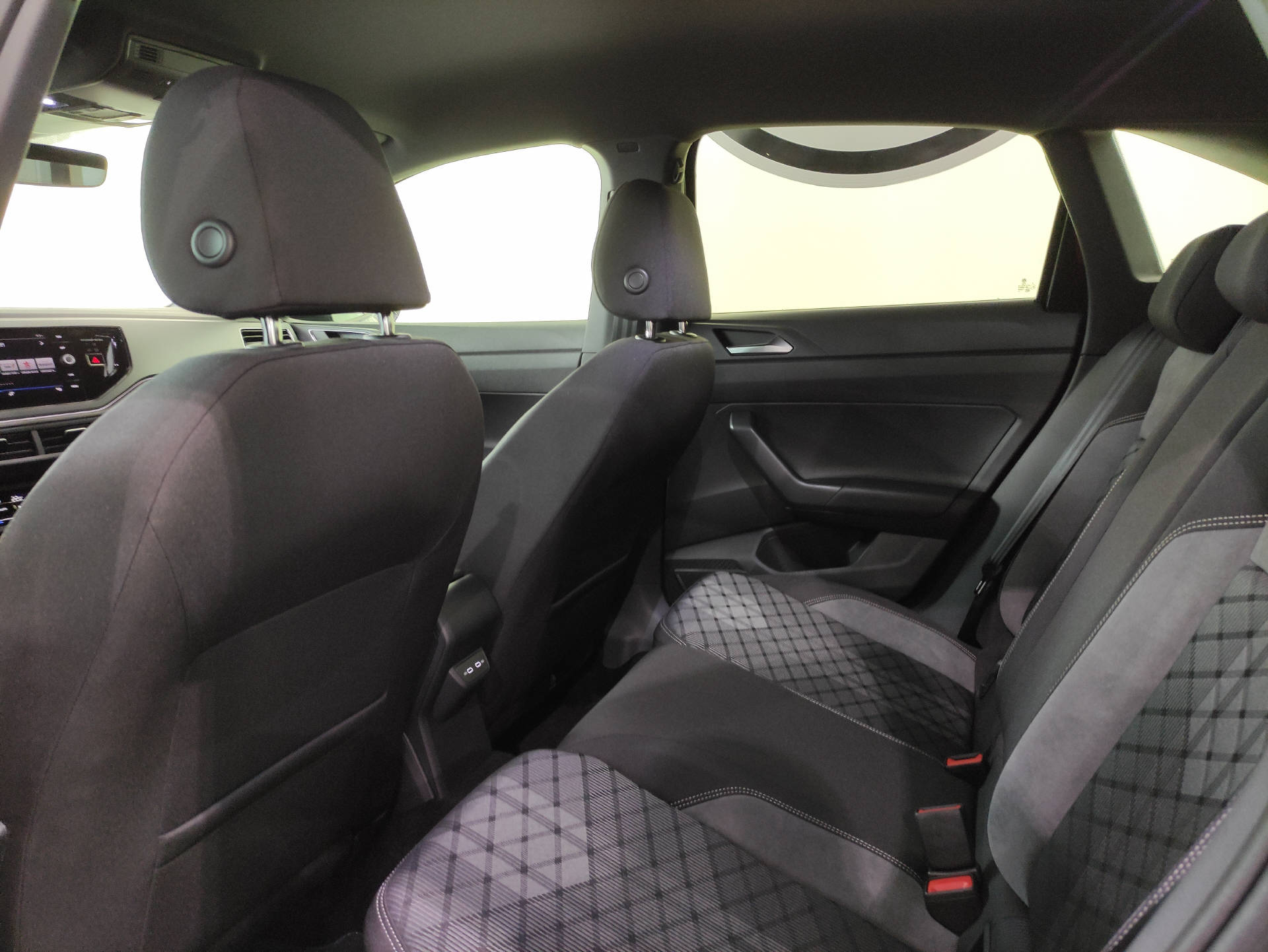 VW Taigo 1.5 TSI R-Line DSG-image-11