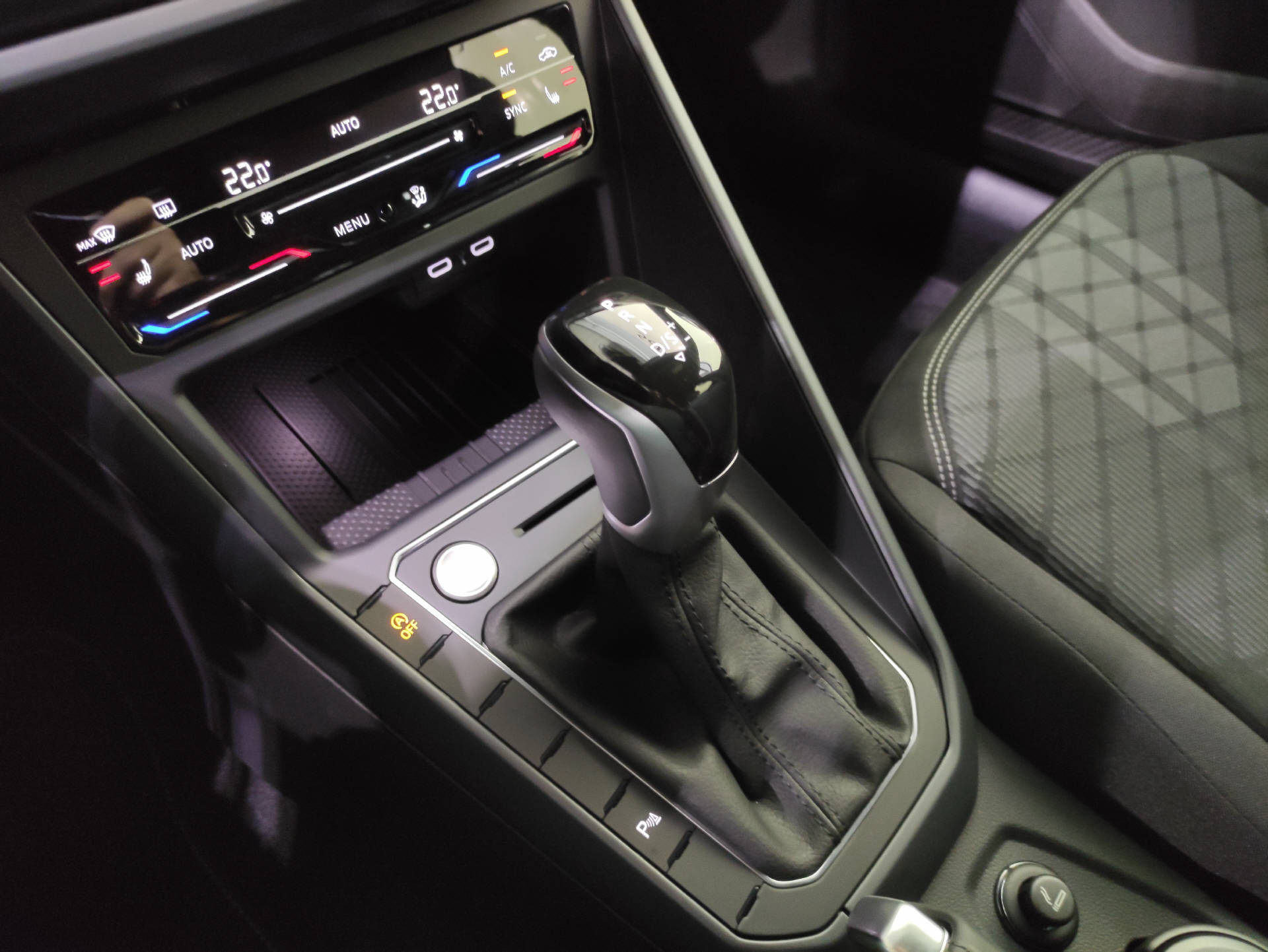 VW Taigo 1.5 TSI R-Line DSG-image-10