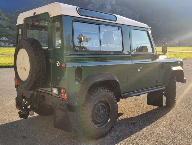 LAND ROVER Defender 90 SW 2.5 Td5-image-2